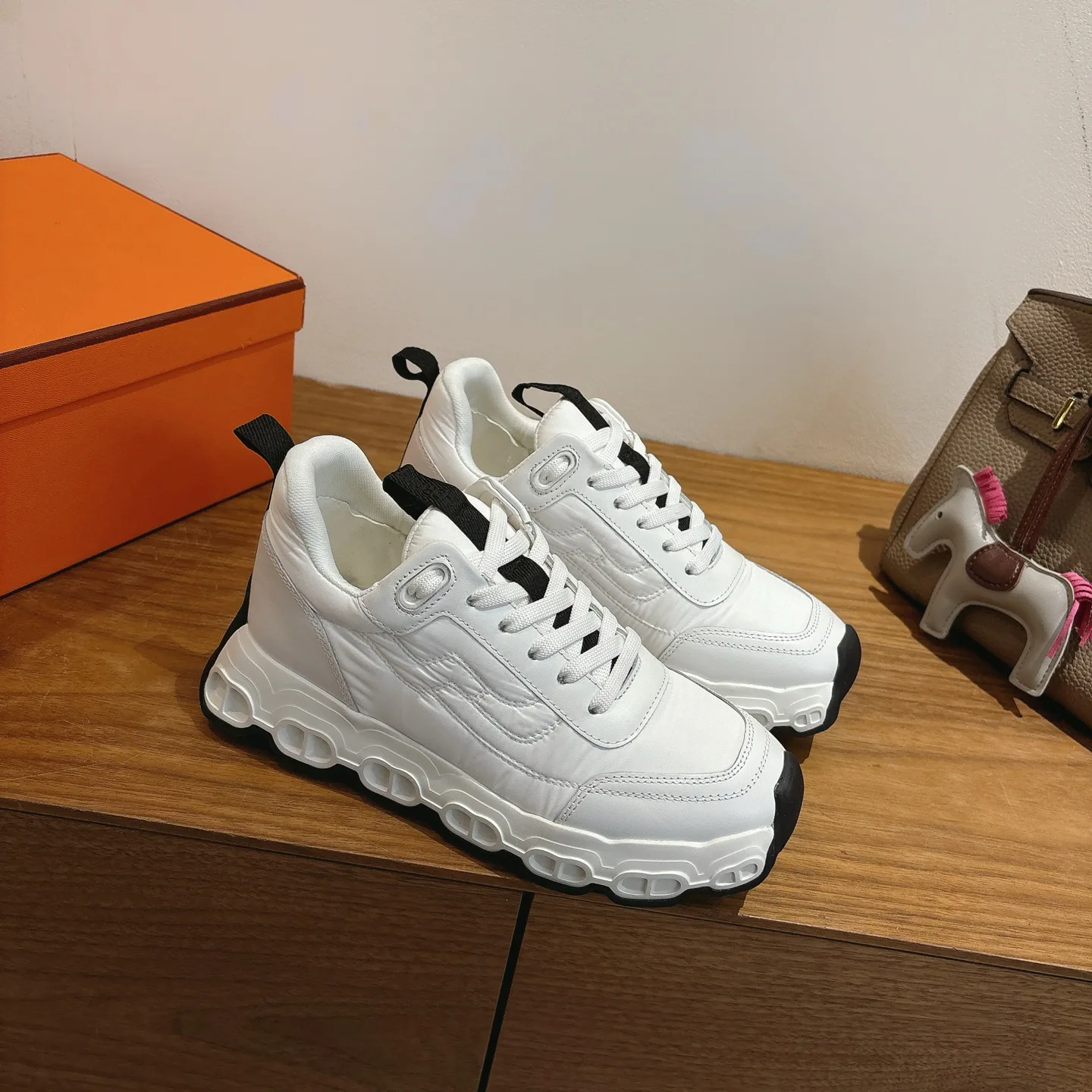 Кроссовки Женские Hermes 4956107