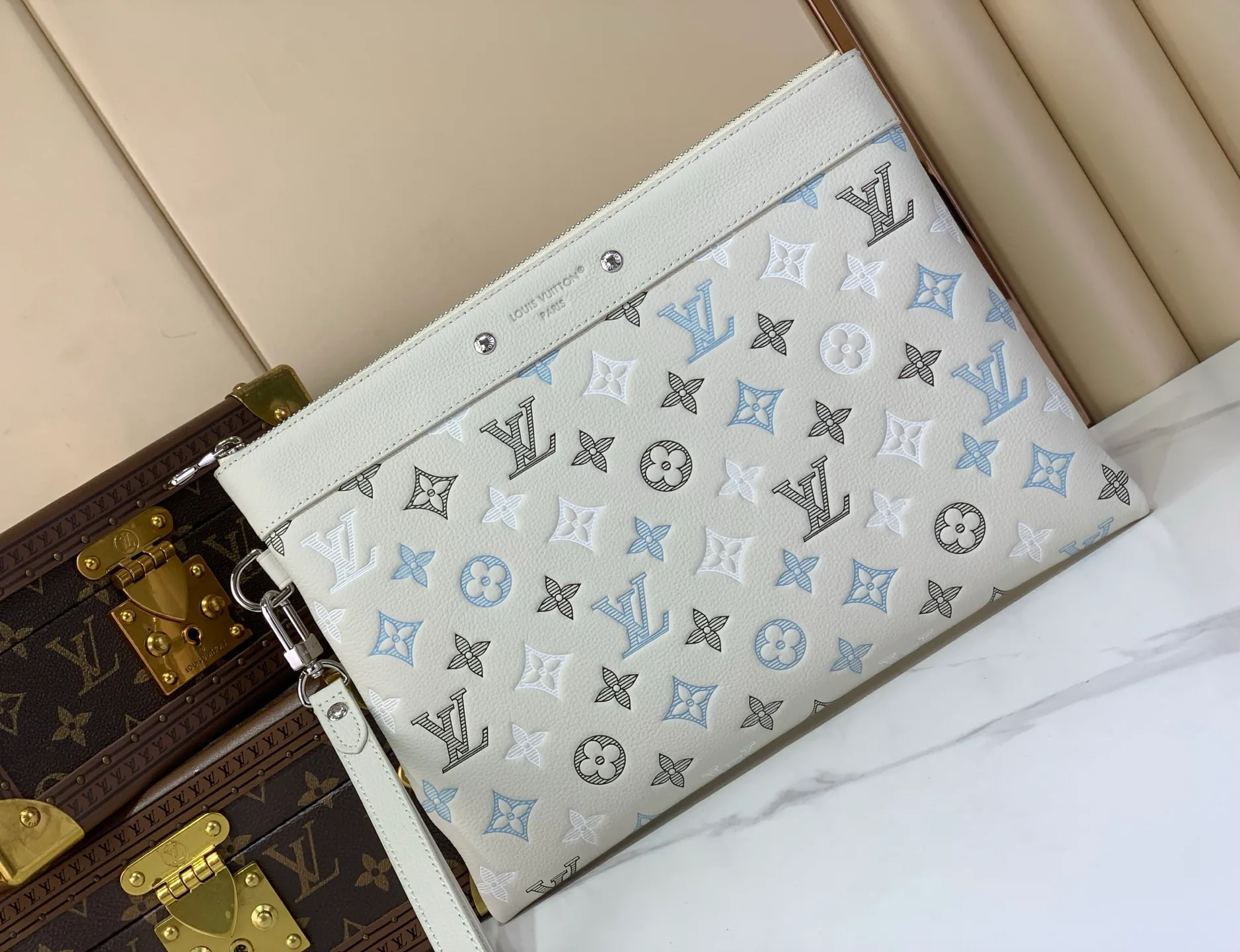 Клатчи Женские Louis Vuitton 14458793