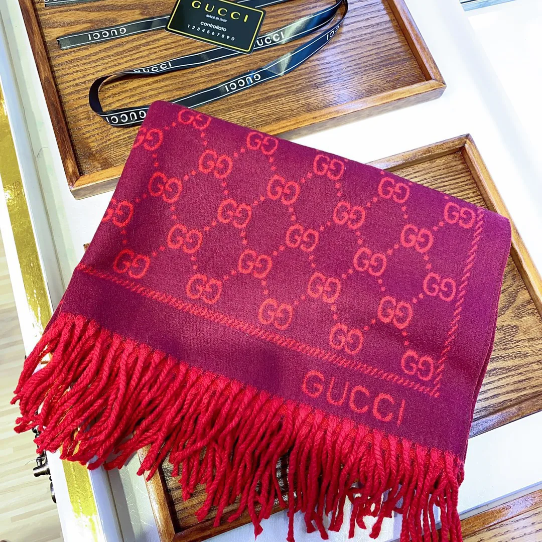 Шарфы Gucci 18291468