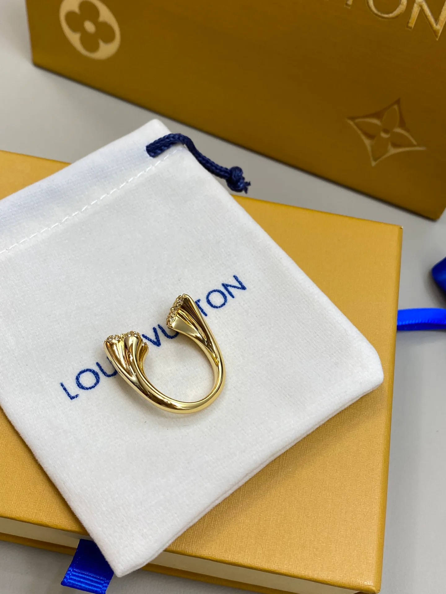 Бижутерия Louis Vuitton 17821898