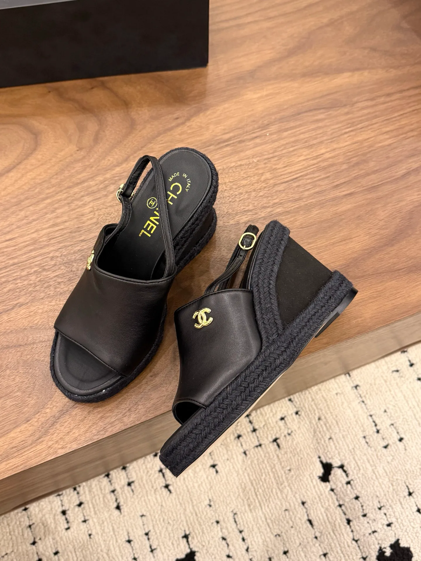 Сандалии Женские Chanel 13444918