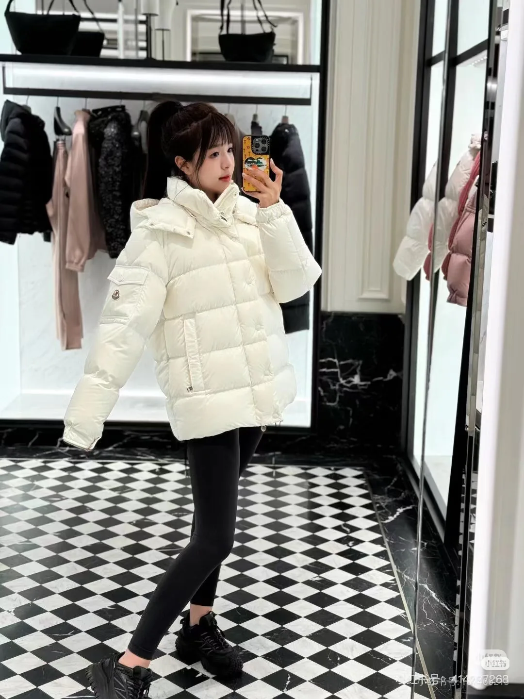 Куртки И Пуховики Женские Moncler 18044300