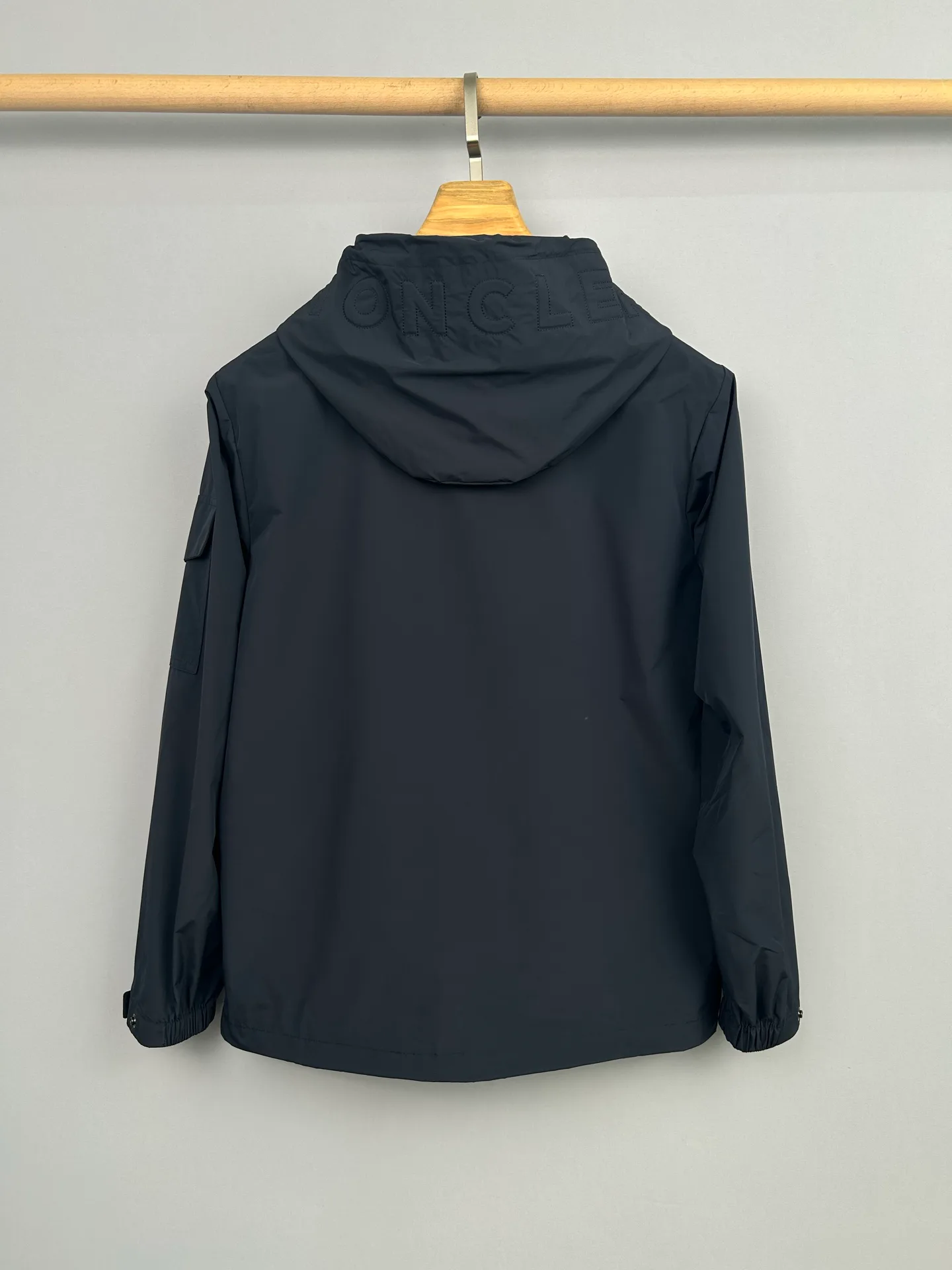 Куртки И Пуховики Мужские Moncler 13137533