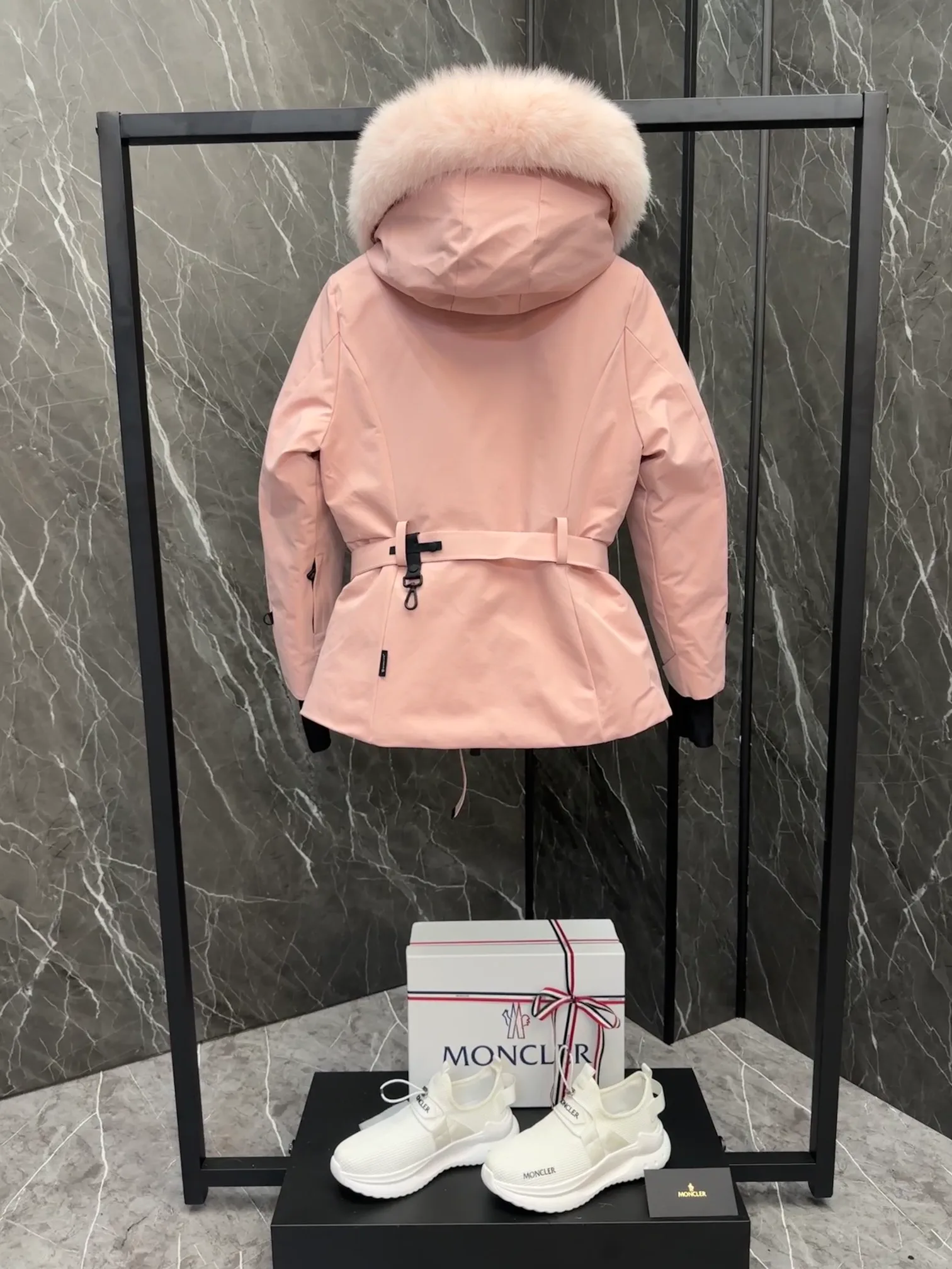 Куртки И Пуховики Женские Moncler 18133803