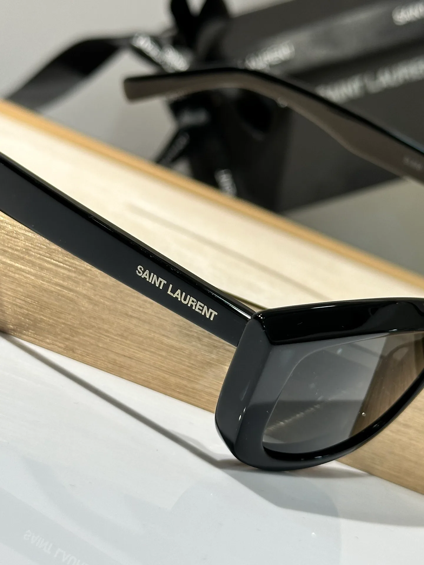 Очки Saint Laurent 18090