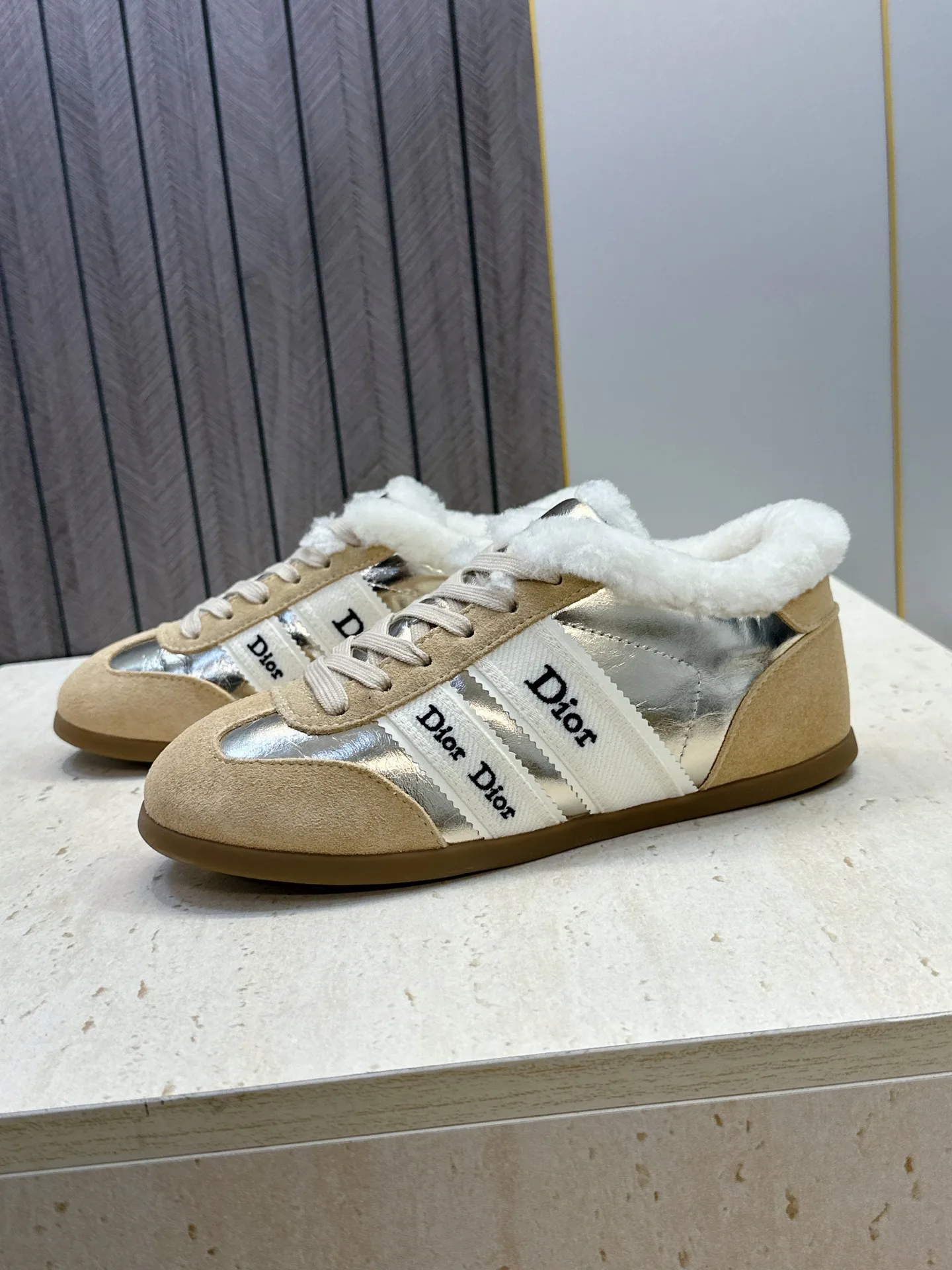 Кроссовки Женские Christian Dior 18247828