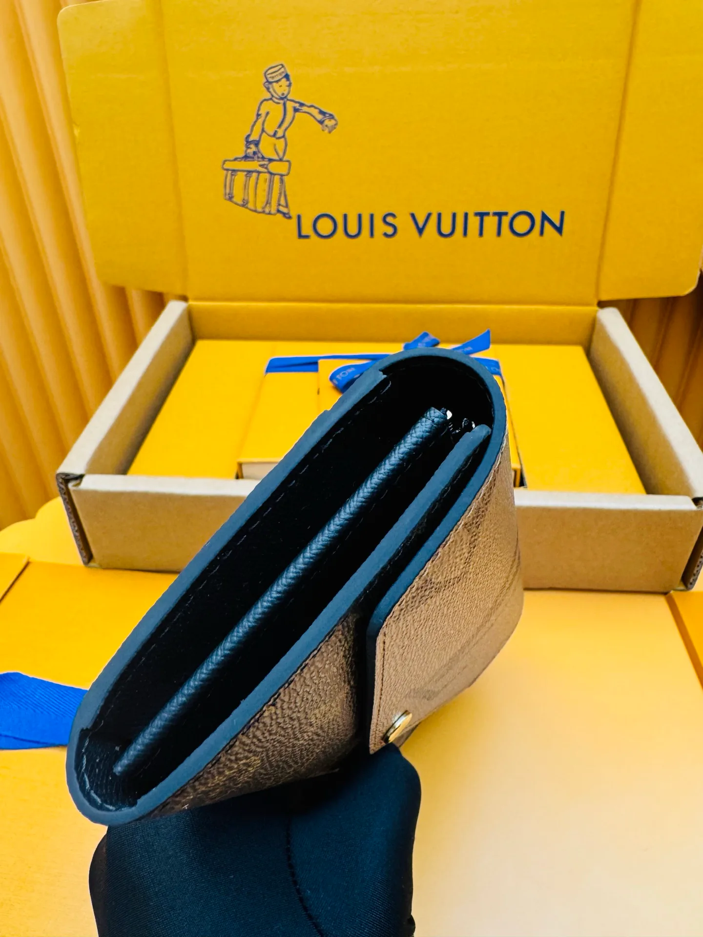 Классические Сумки Женские Louis Vuitton 11869538