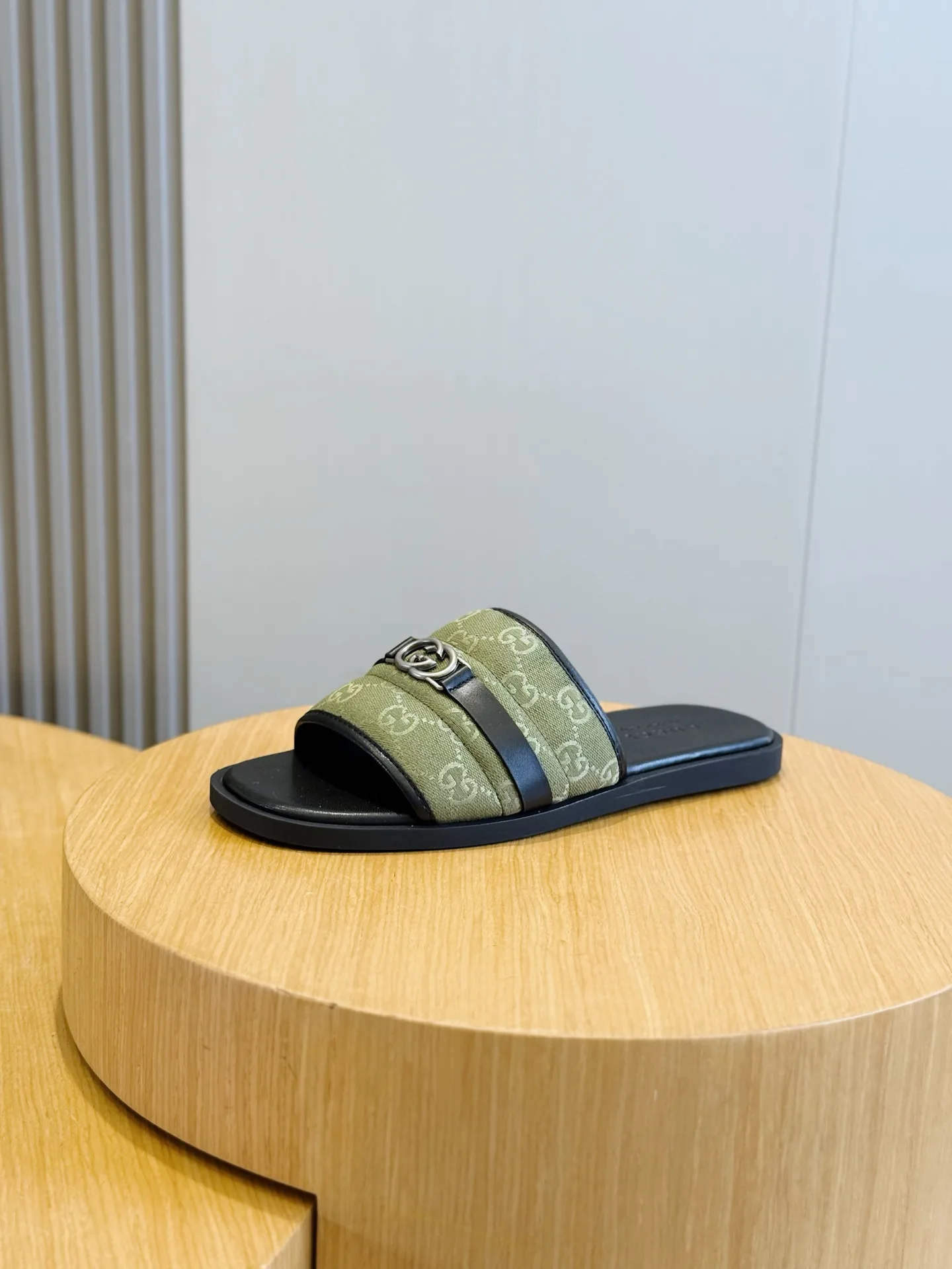 Шлепанцы Мужские Gucci 17349632