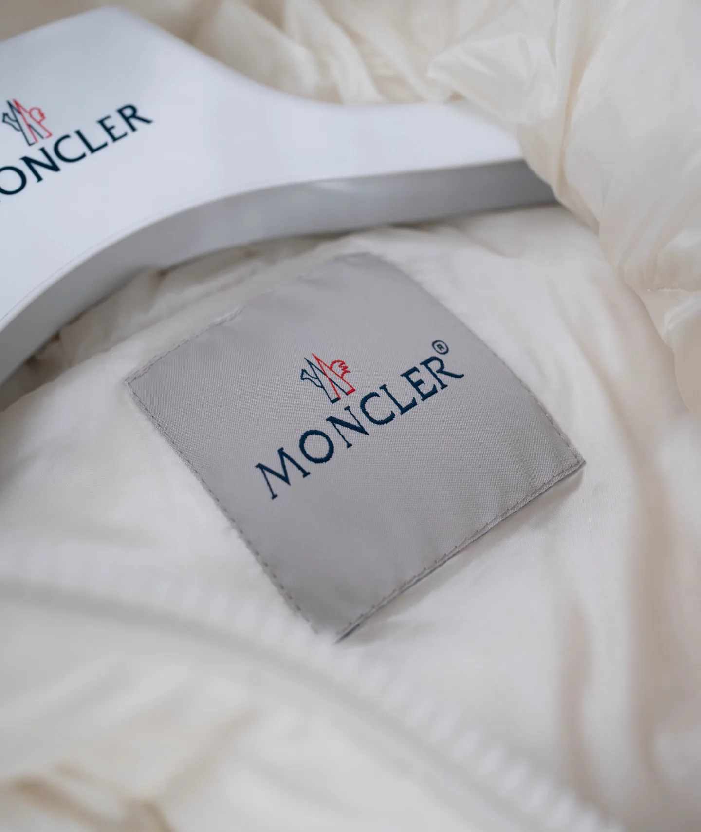 Куртки И Пуховики Женские Moncler 18141266