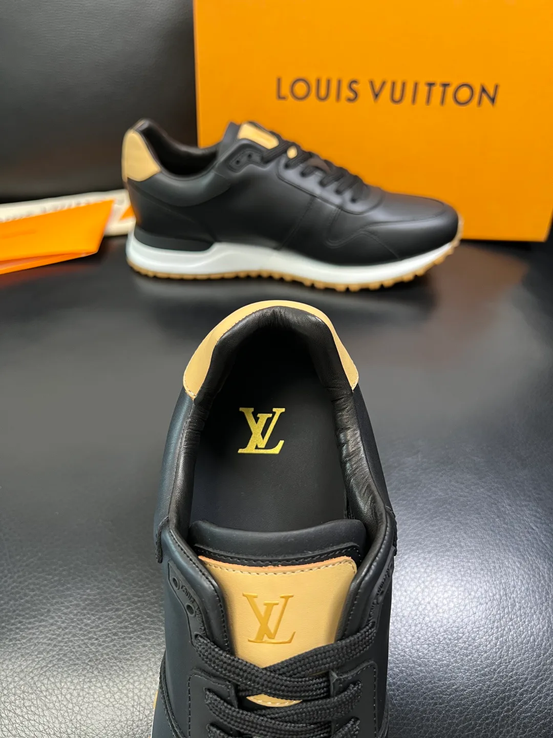 Кроссовки Мужские Louis Vuitton 1498268