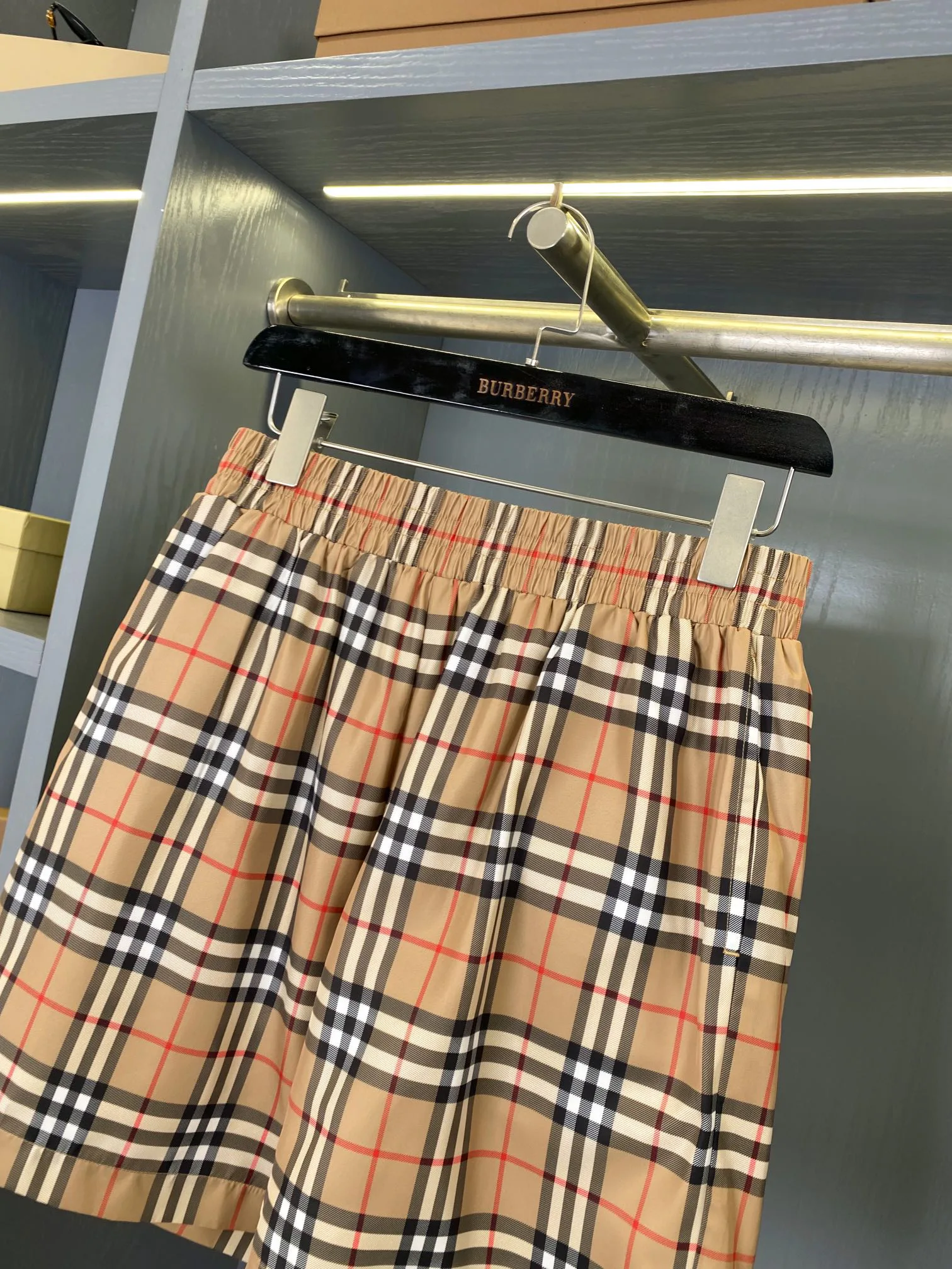 Шорты Мужские Burberry 14183355