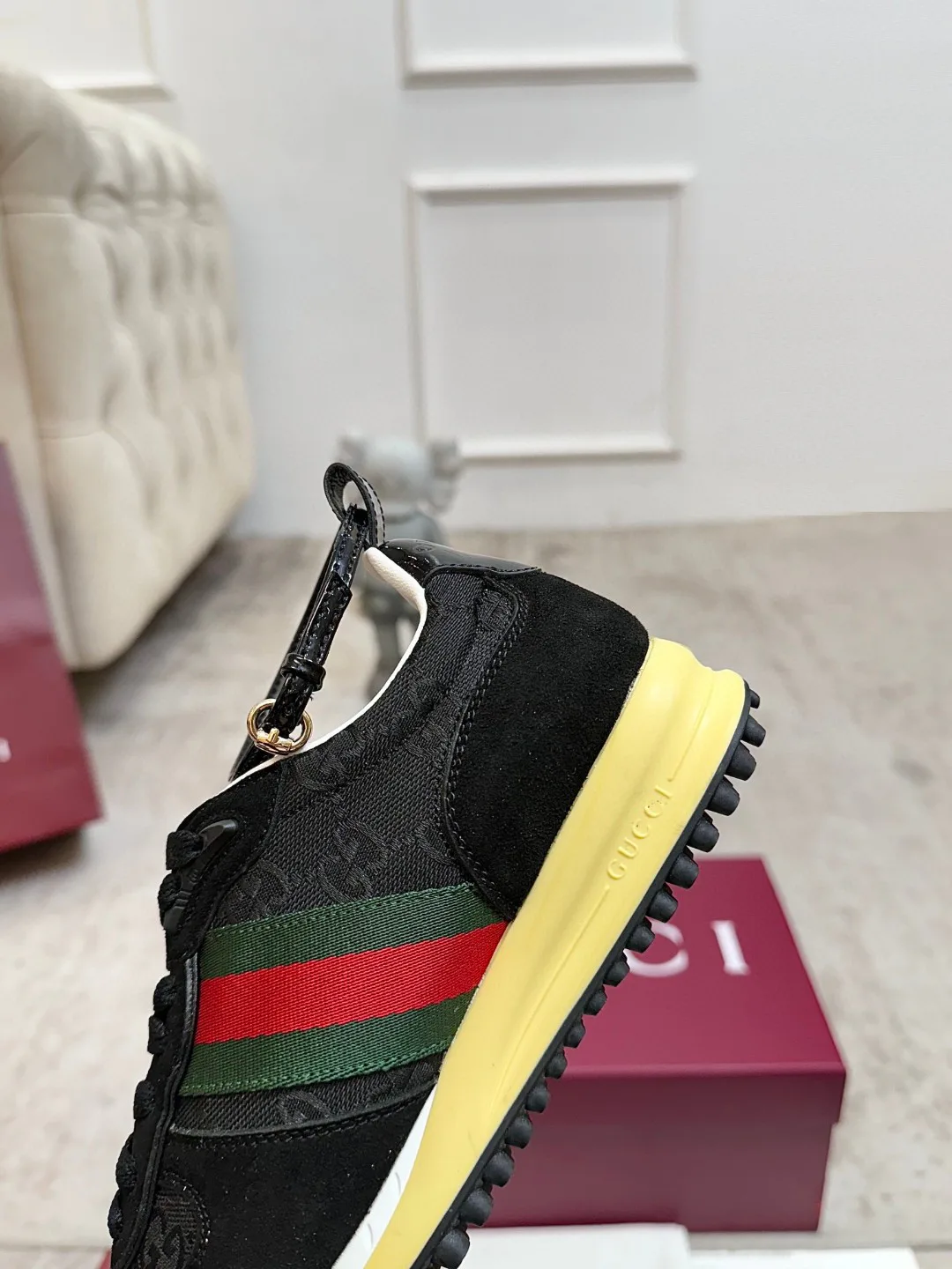 Кроссовки Женские Gucci 944888