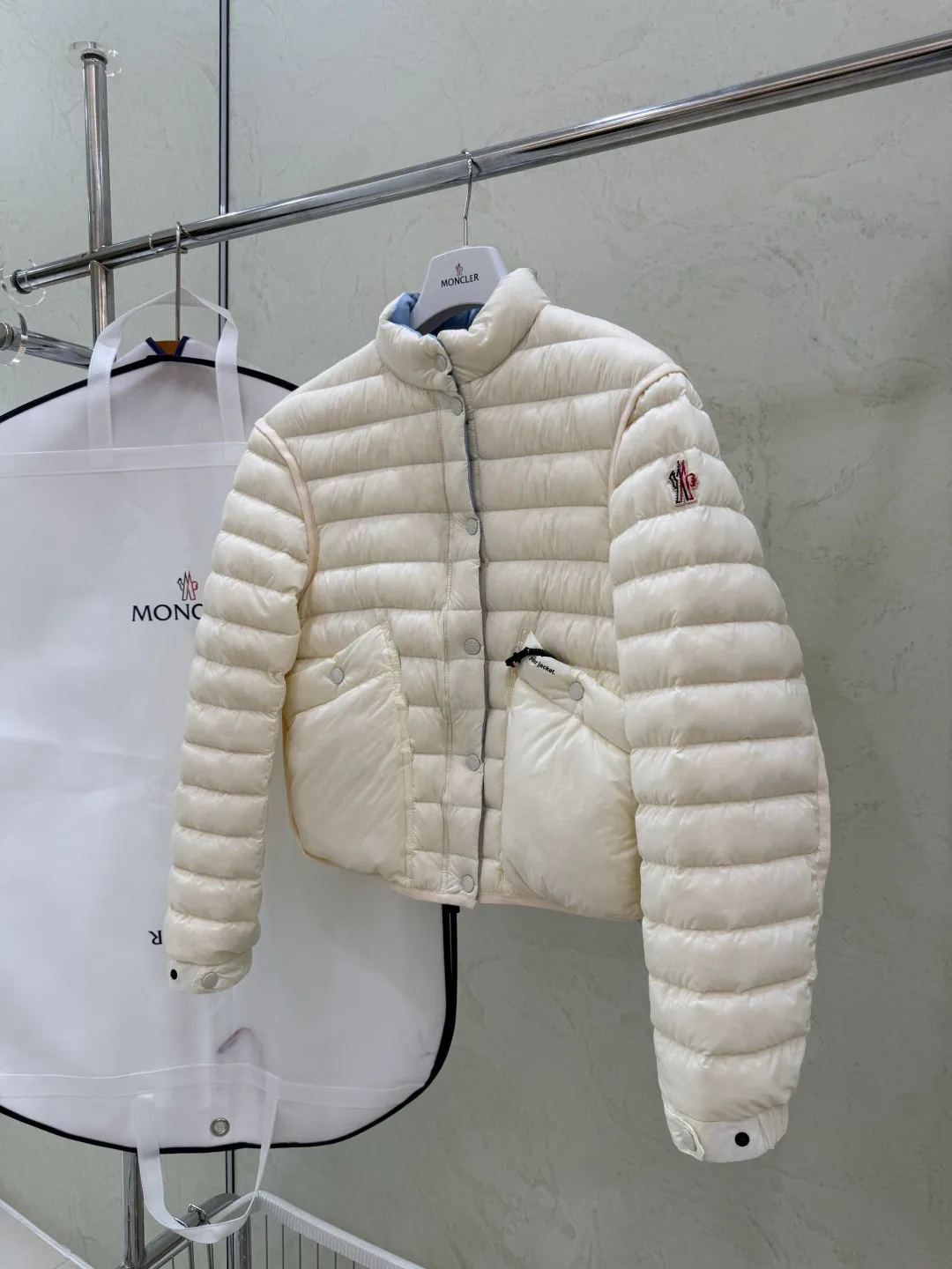 Куртки И Пуховики Женские Moncler 17918896
