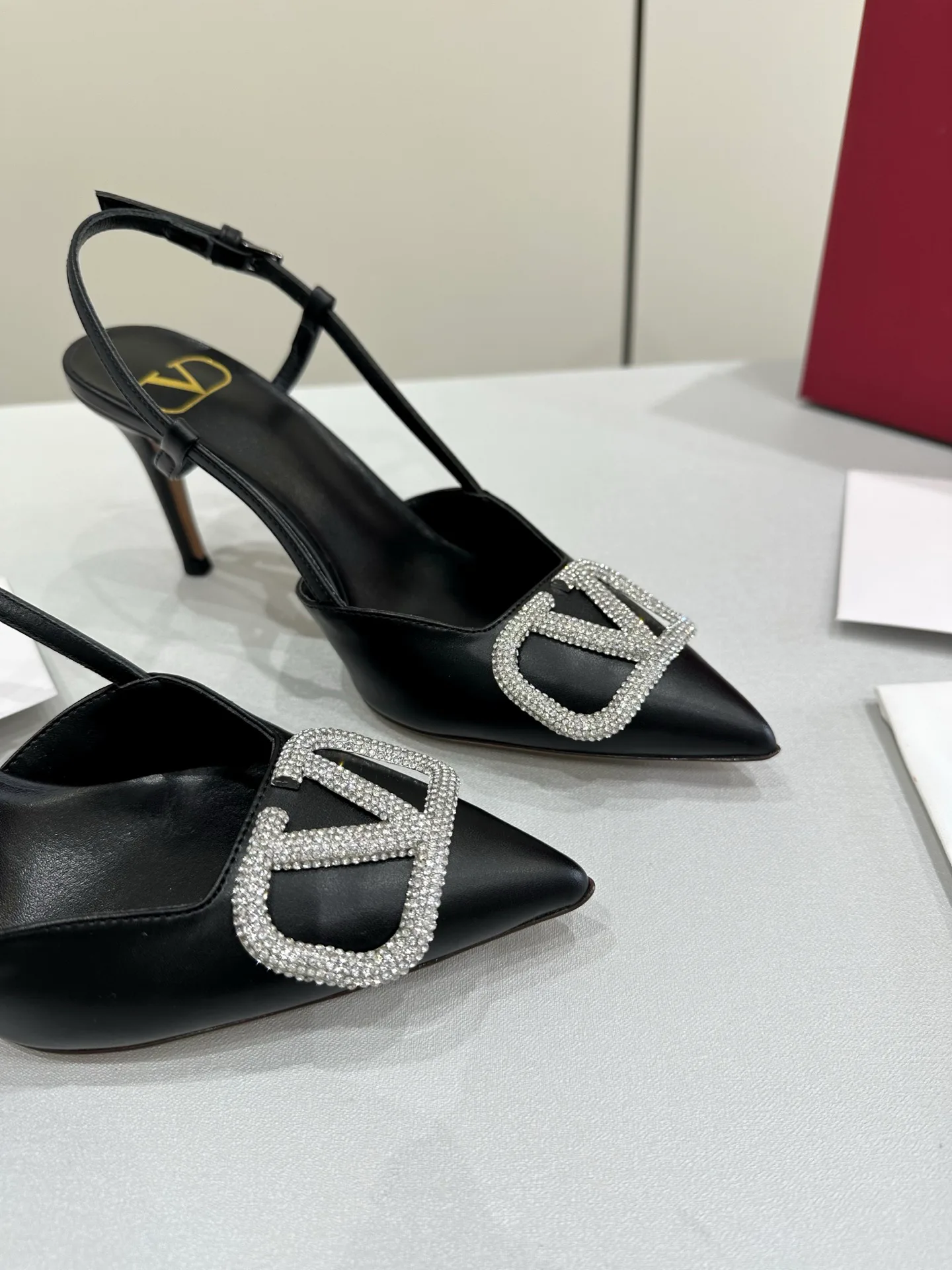 Босоножки Женские Valentino 11608837
