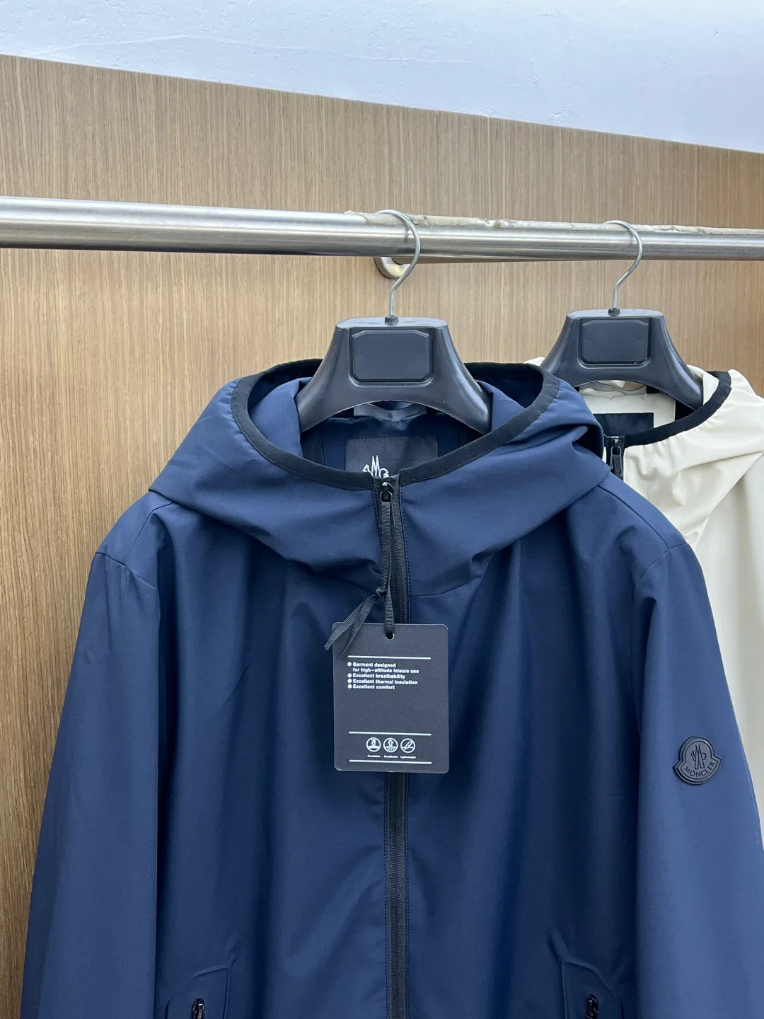 Куртки И Пуховики Мужские Moncler 18244038