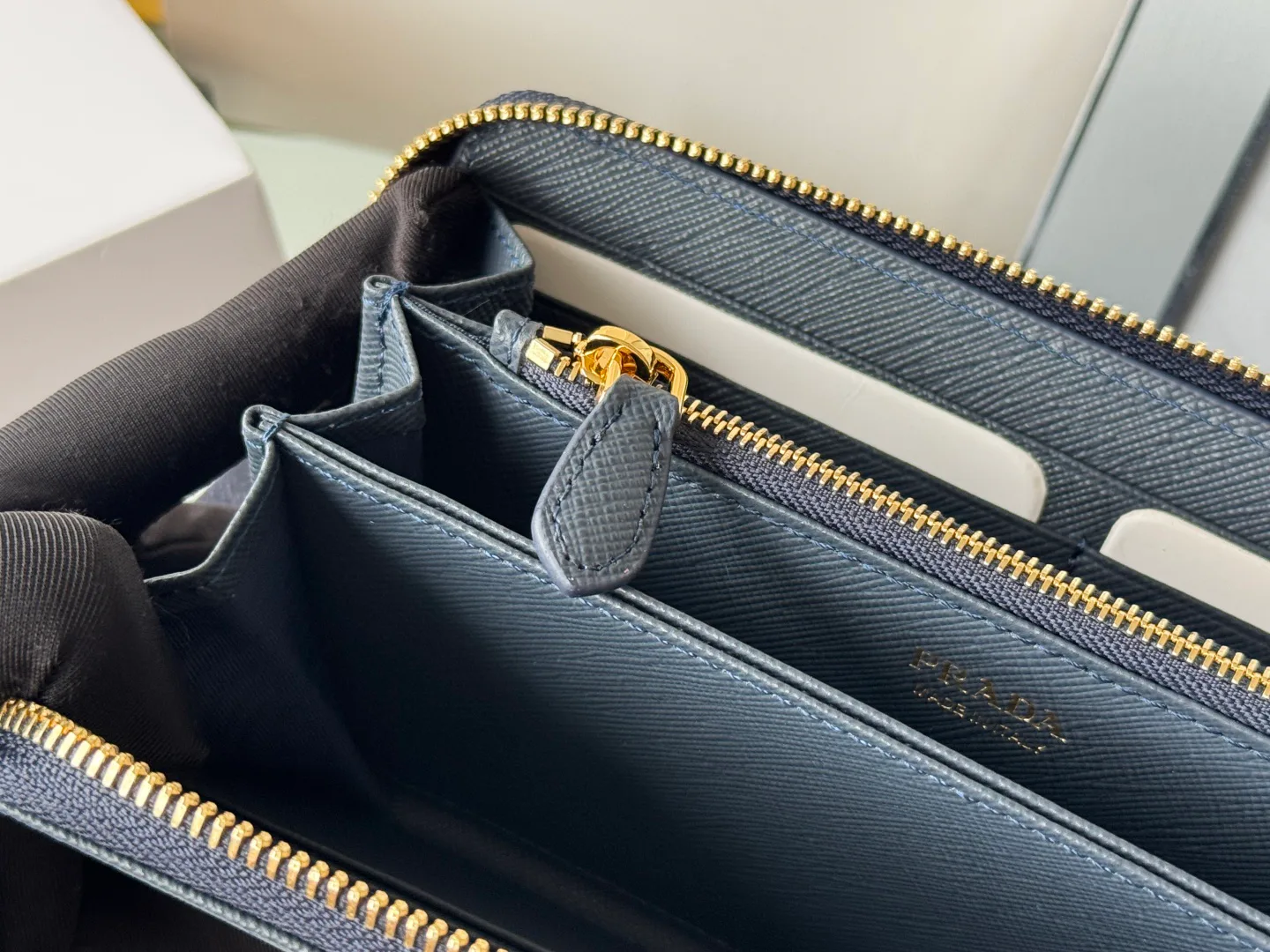 Клатчи Женские Prada 17999860