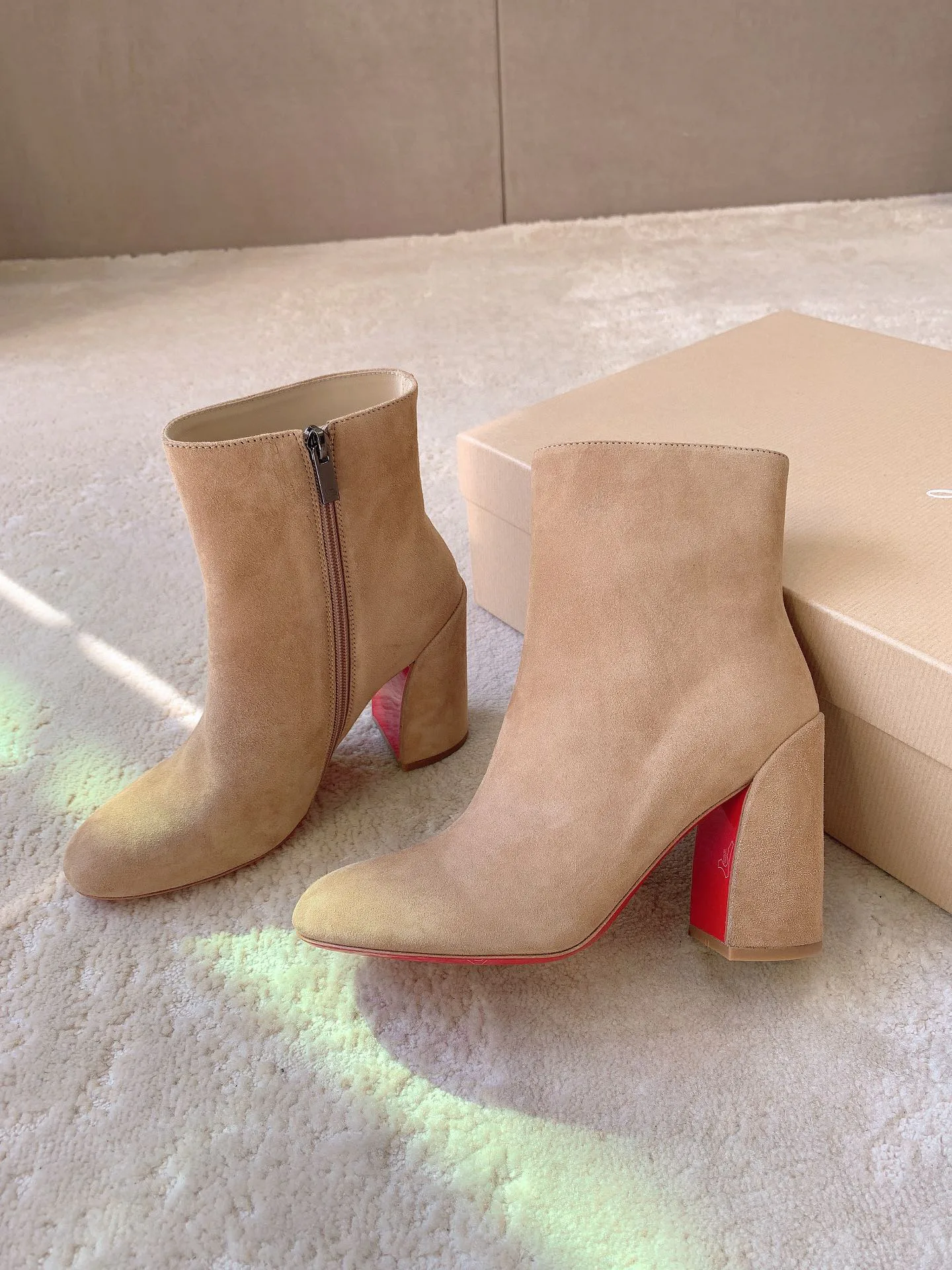 Ботильоны Женские Christian Louboutin 17962853