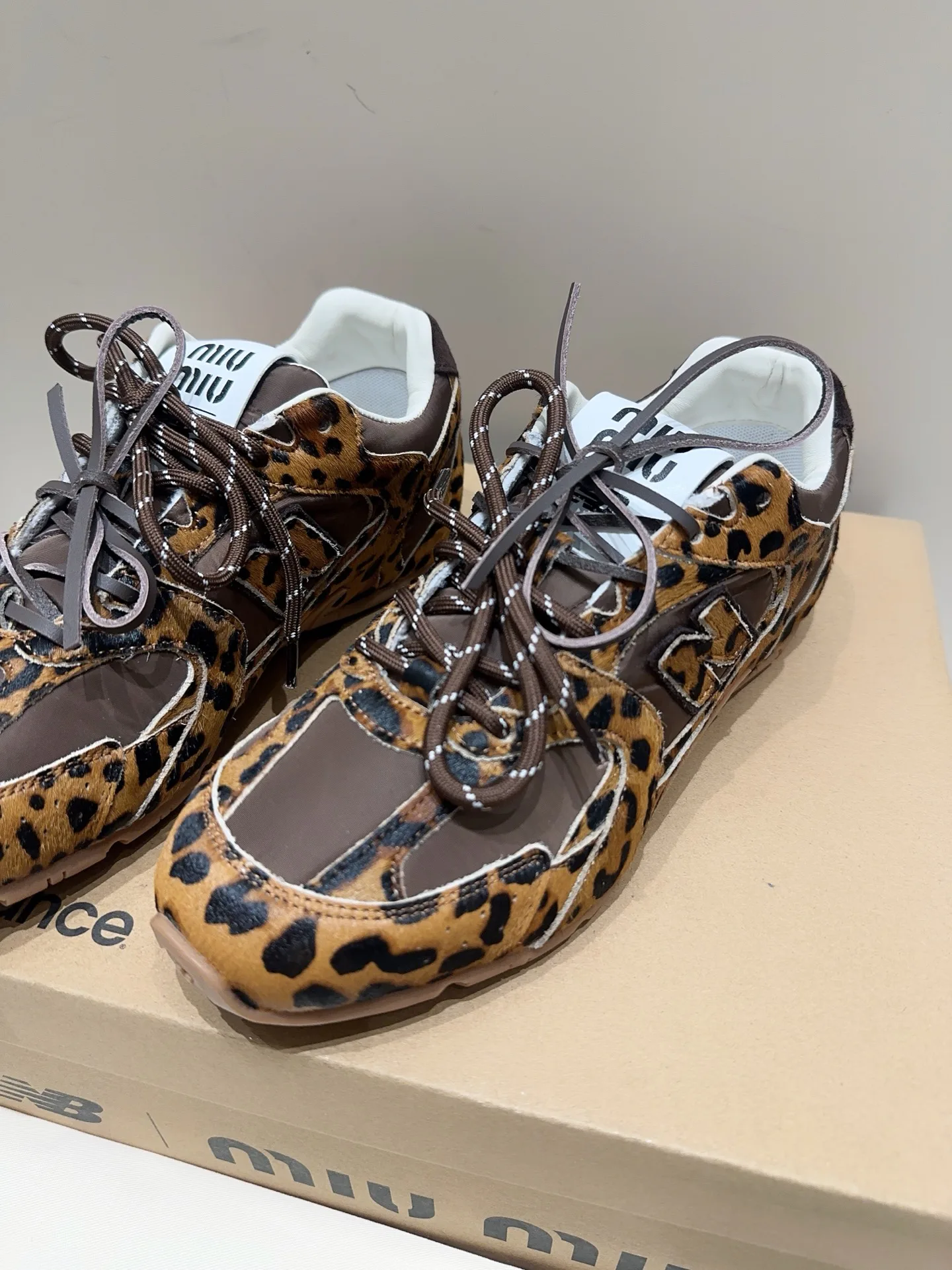Кроссовки Женские Miu Miu 18041322