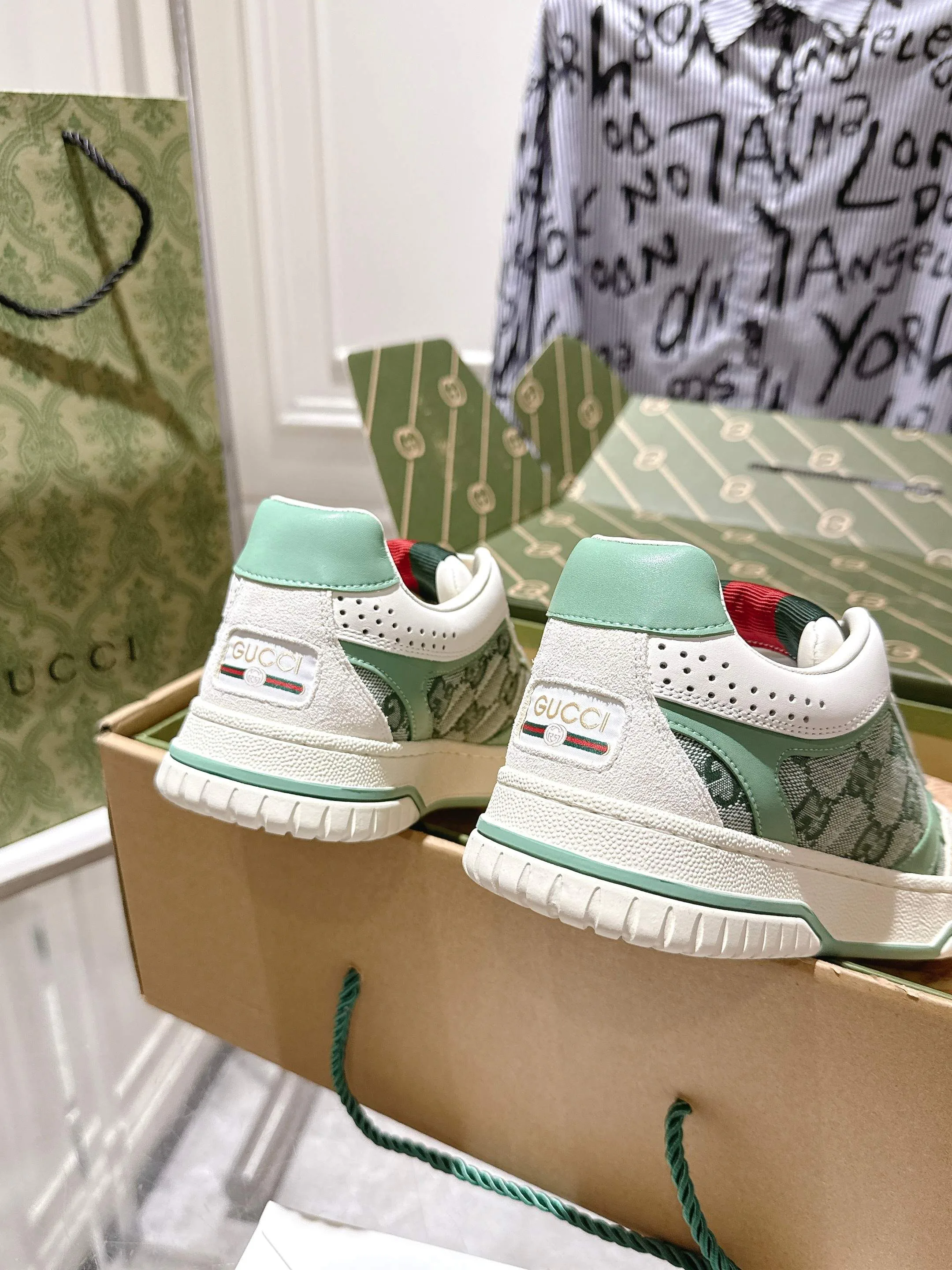 Кроссовки Женские Gucci 364761