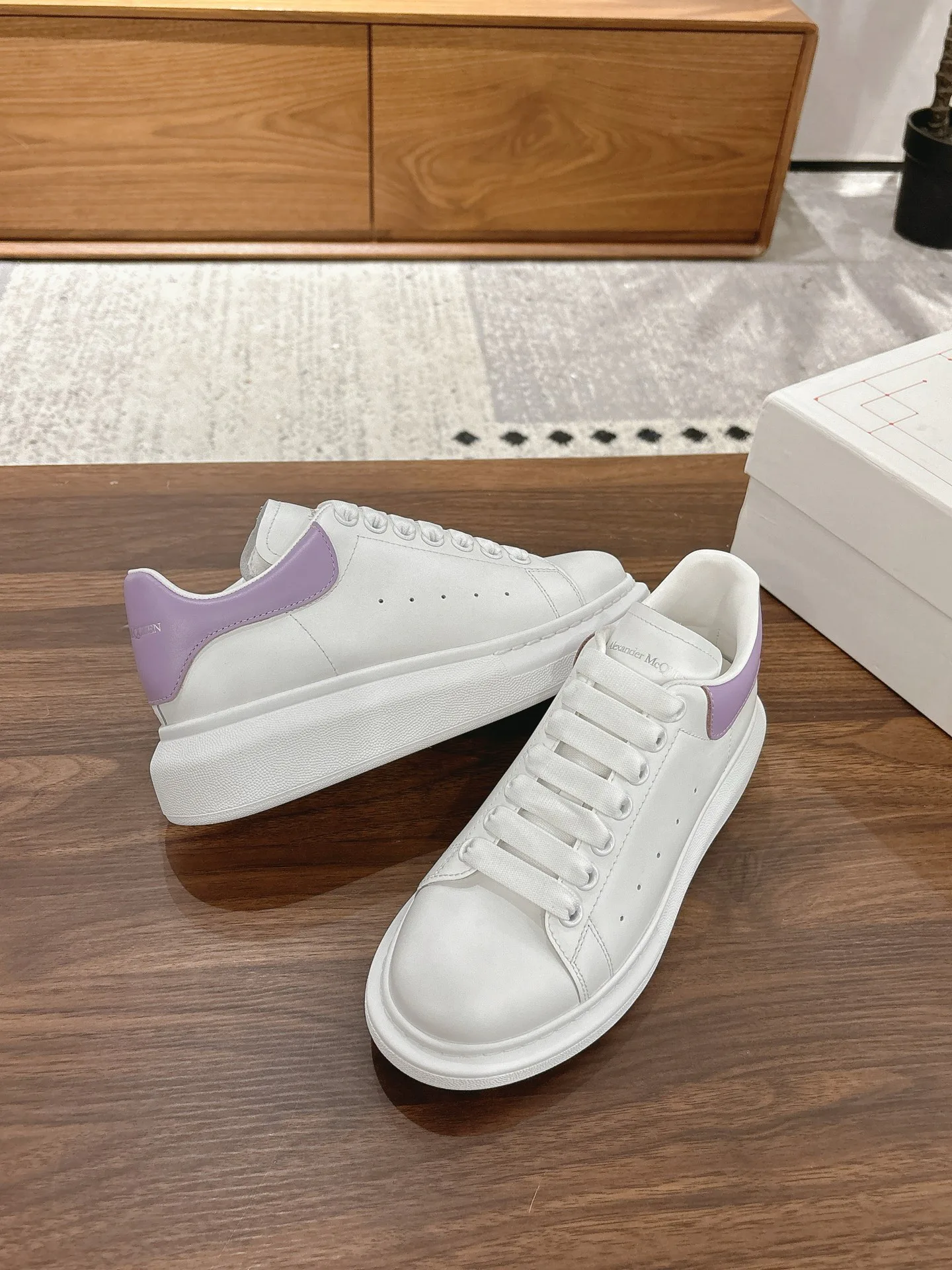 Кроссовки Женские Alexander Mcqueen 18373665