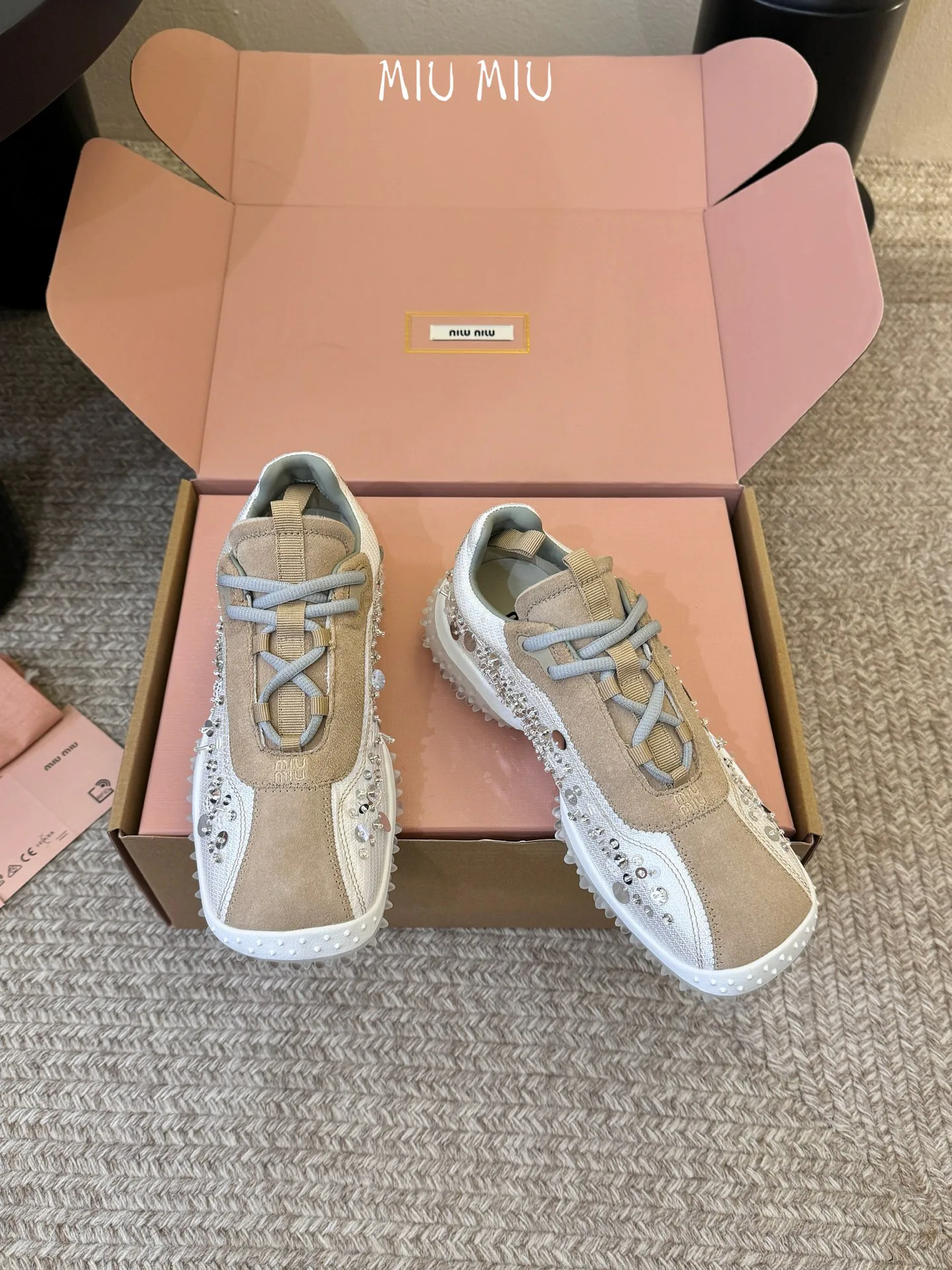 Кроссовки Женские Miu Miu 17066894