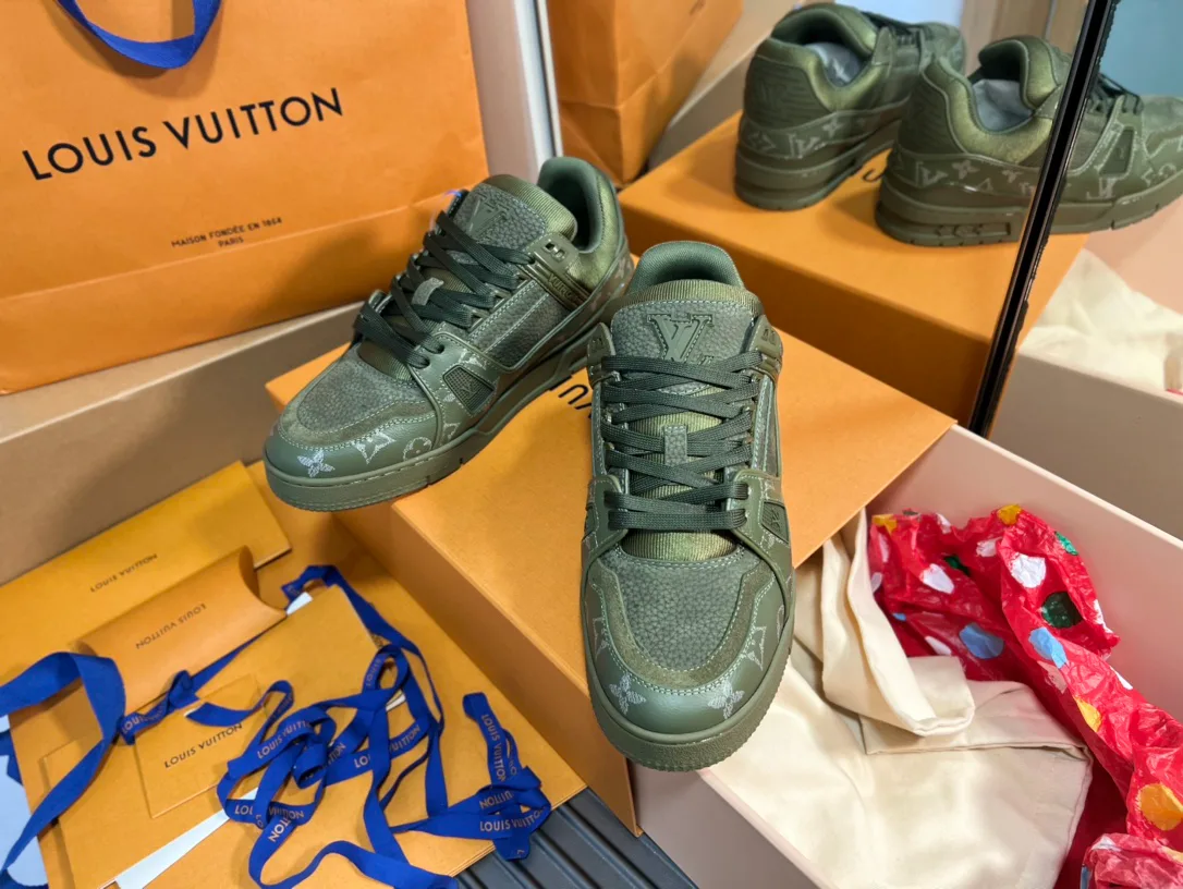 Кроссовки Женские Louis Vuitton 1880929