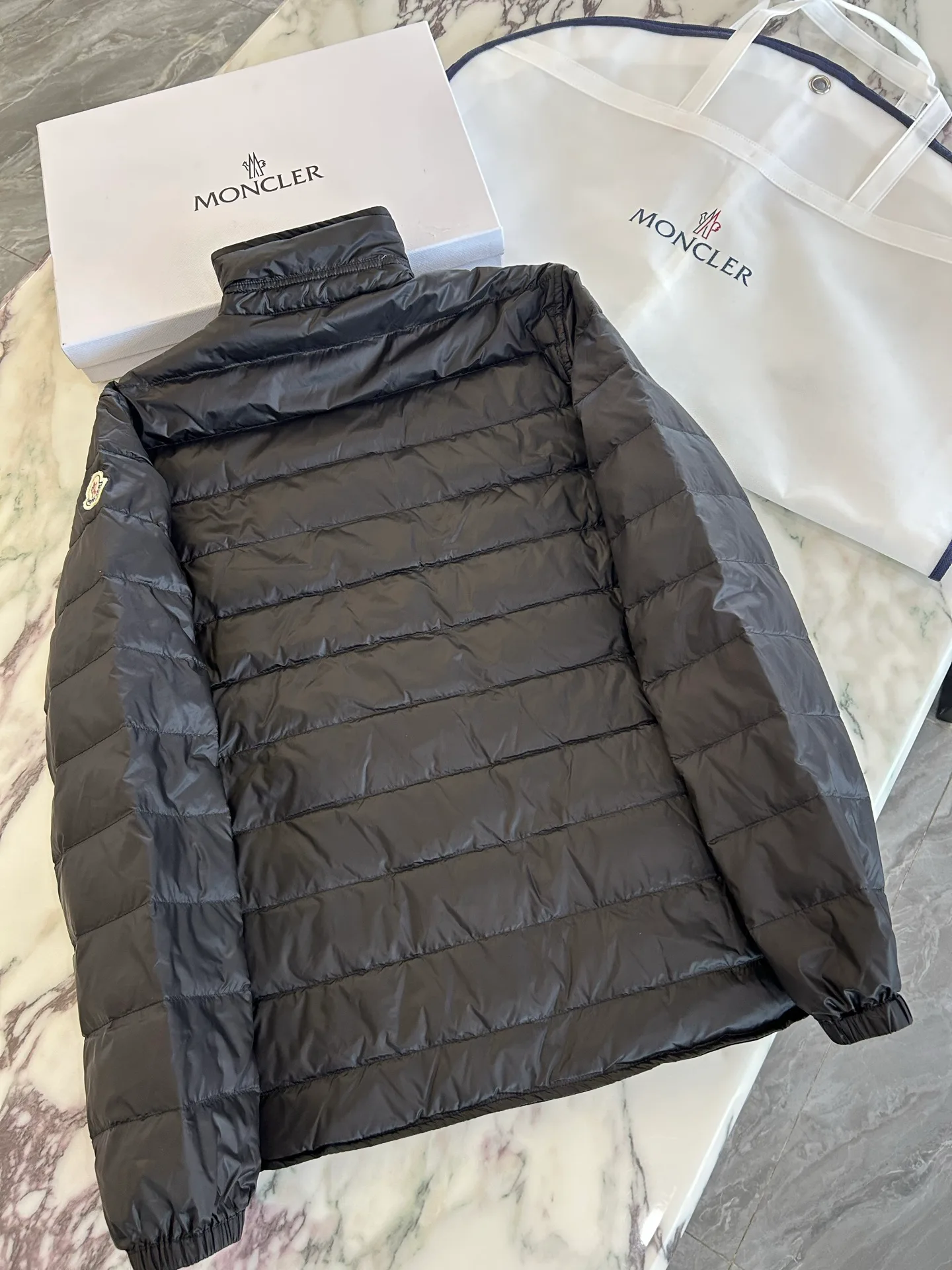 Куртки И Пуховики Мужские Moncler 18231322