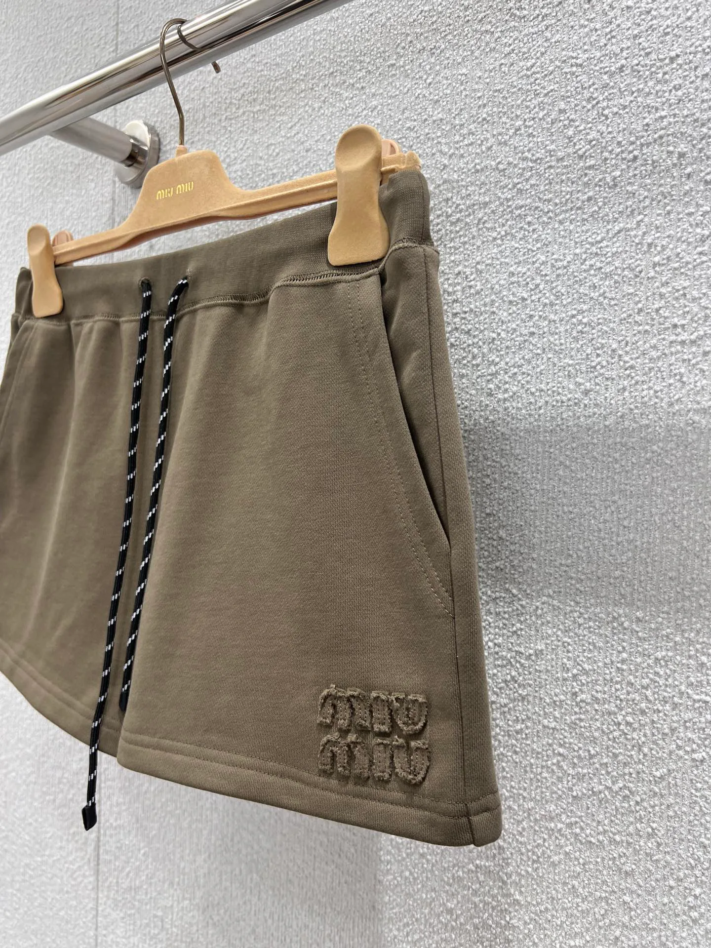 Шорты Женские Miu Miu 4331385