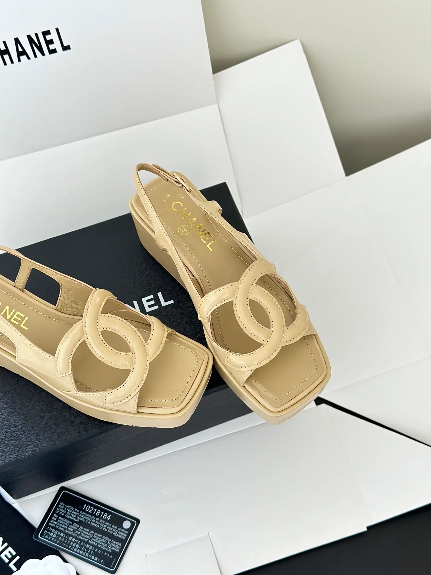 Босоножки Женские Chanel 18143039