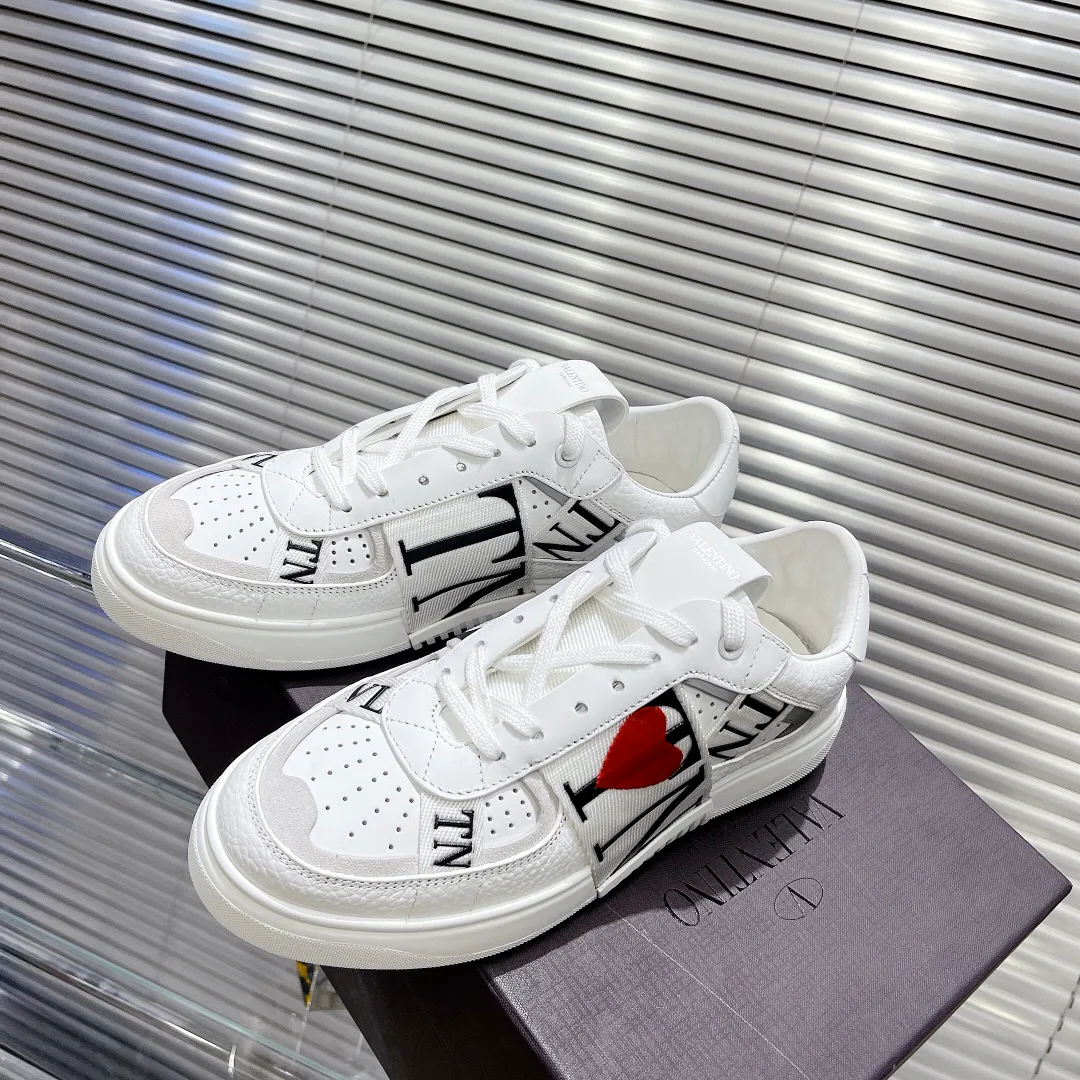 Кроссовки Женские Valentino 904555