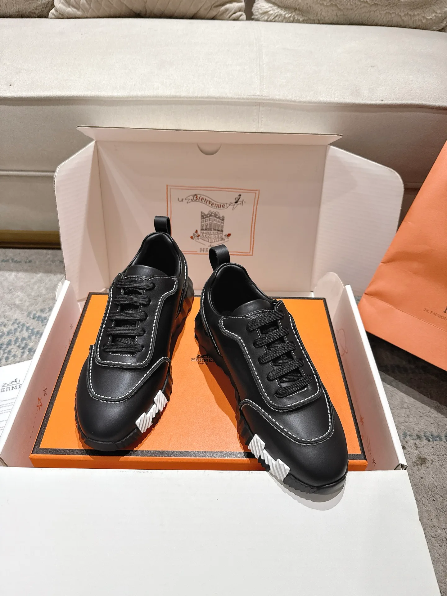Кроссовки Женские Hermes 17467523