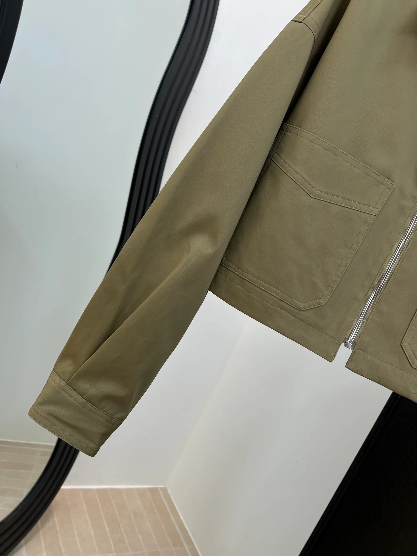 Куртки И Пуховики Женские Prada 18149663