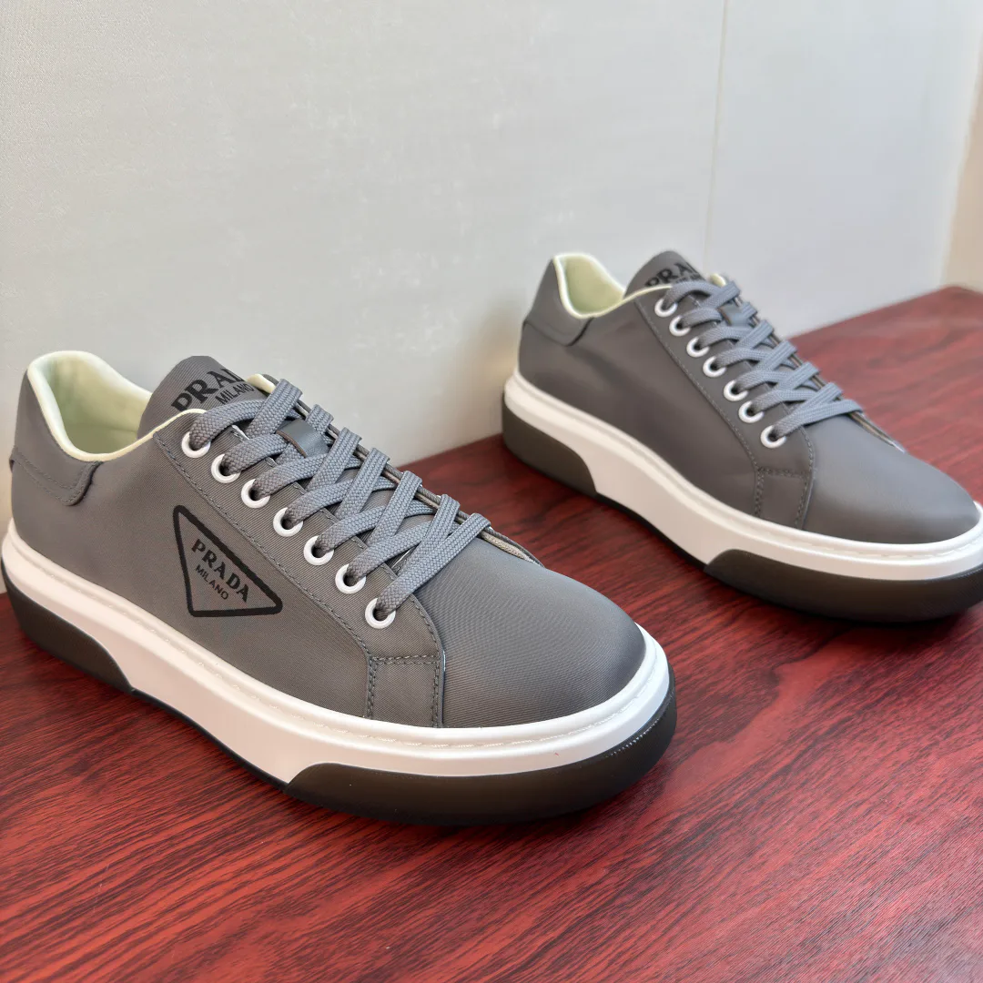 Кроссовки Мужские Prada 16935017