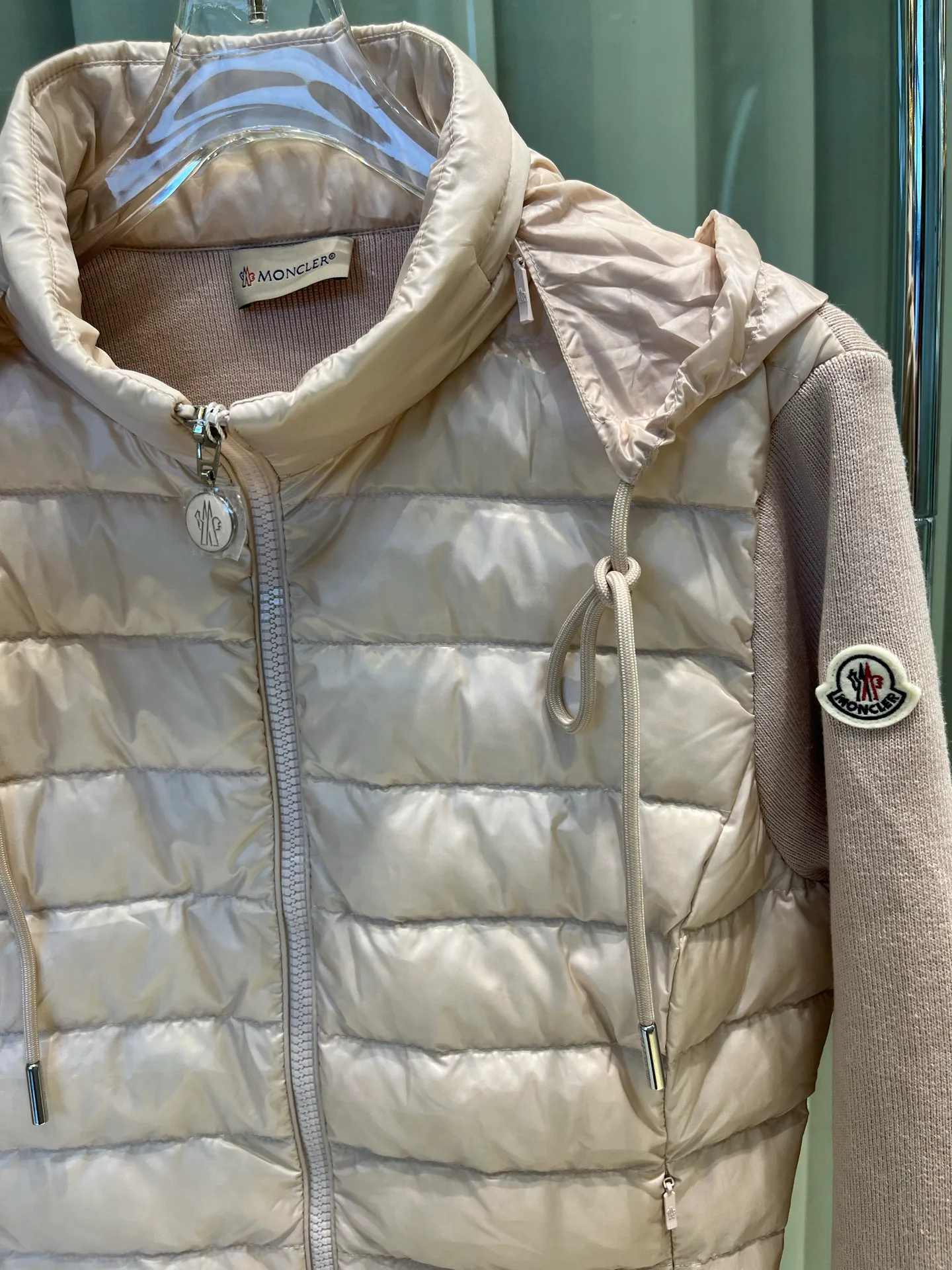 Куртки И Пуховики Женские Moncler 18204179