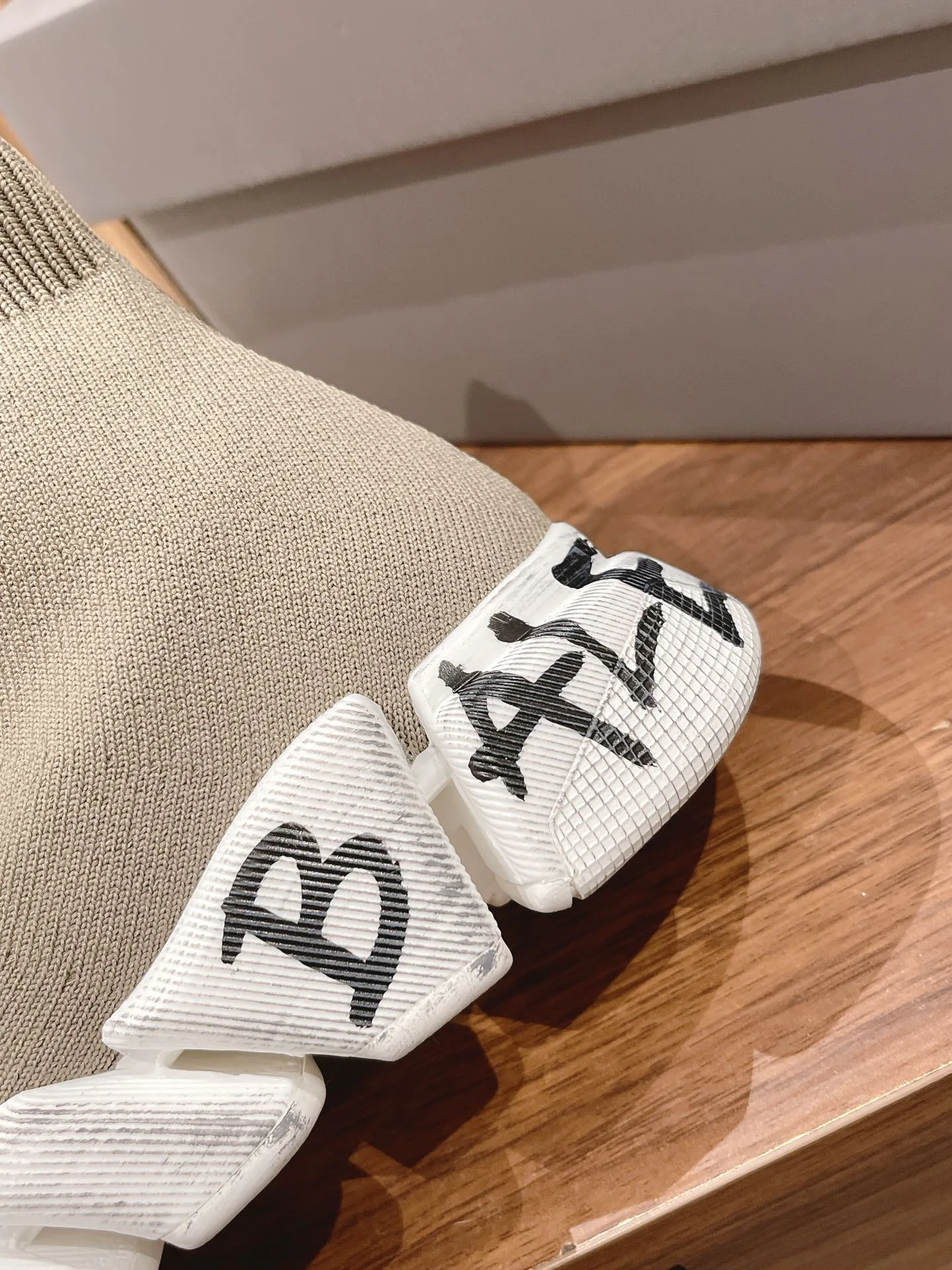 Кроссовки Женские Balenciaga 19780176