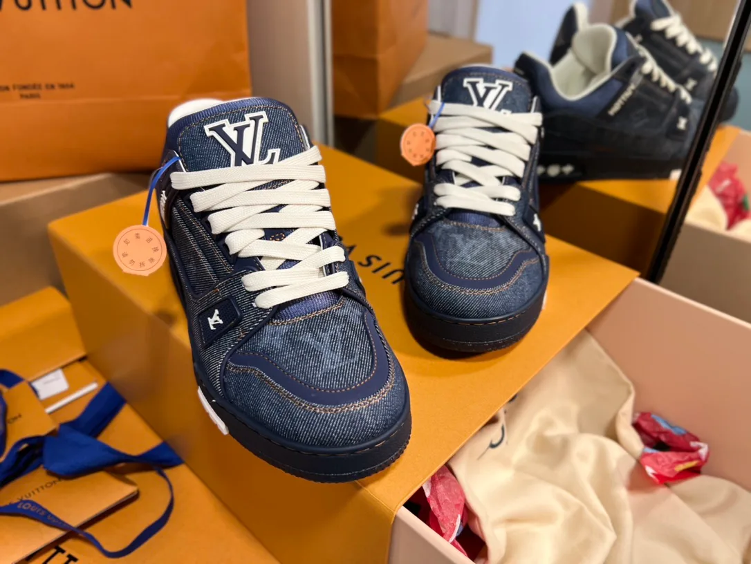 Кроссовки Женские Louis Vuitton 1880933