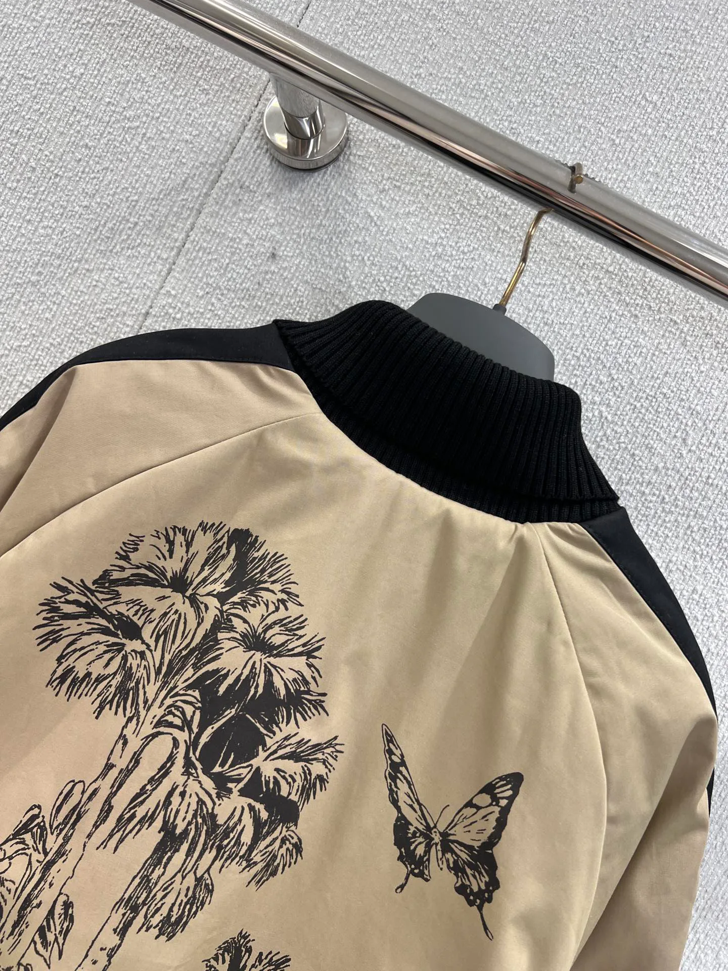 Куртки И Пуховики Женские Christian Dior 59428