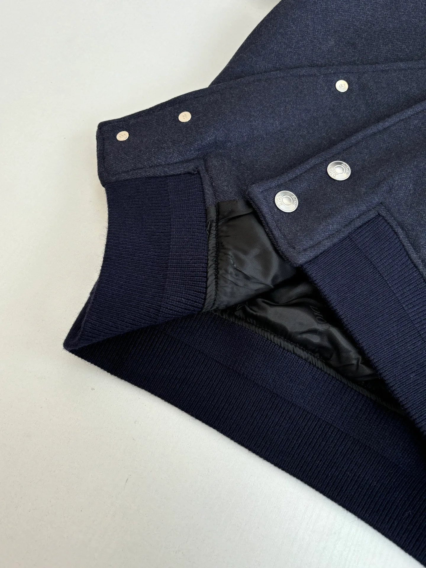 Куртки И Пуховики Женские Christian Dior 1257401