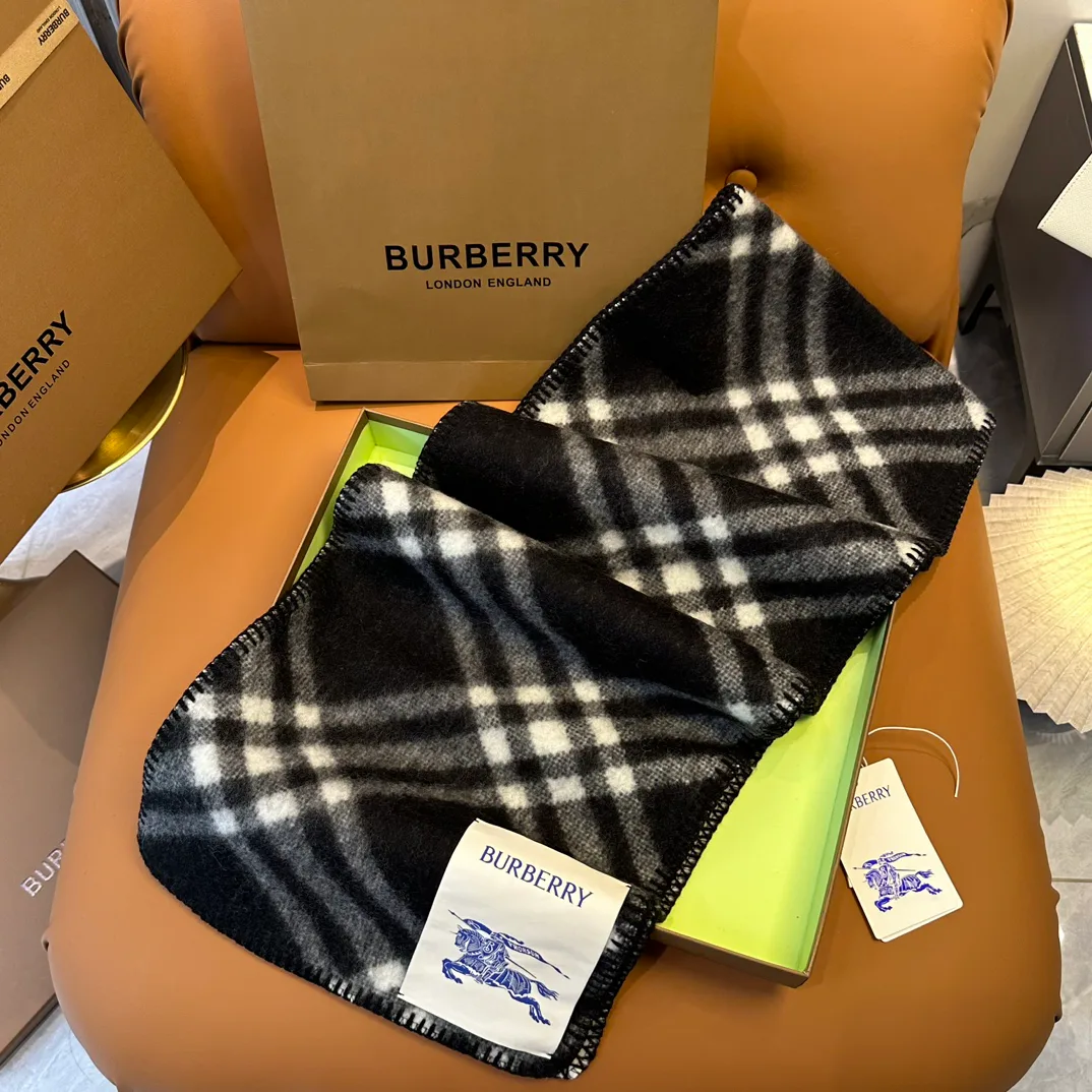 Шарфы Burberry 18401215