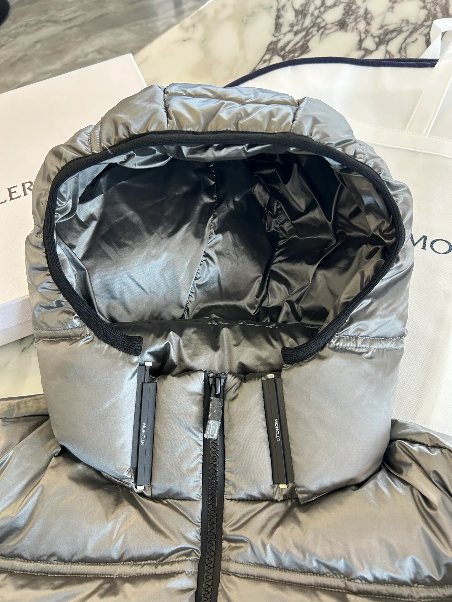 Куртки И Пуховики Женские Moncler 17904500