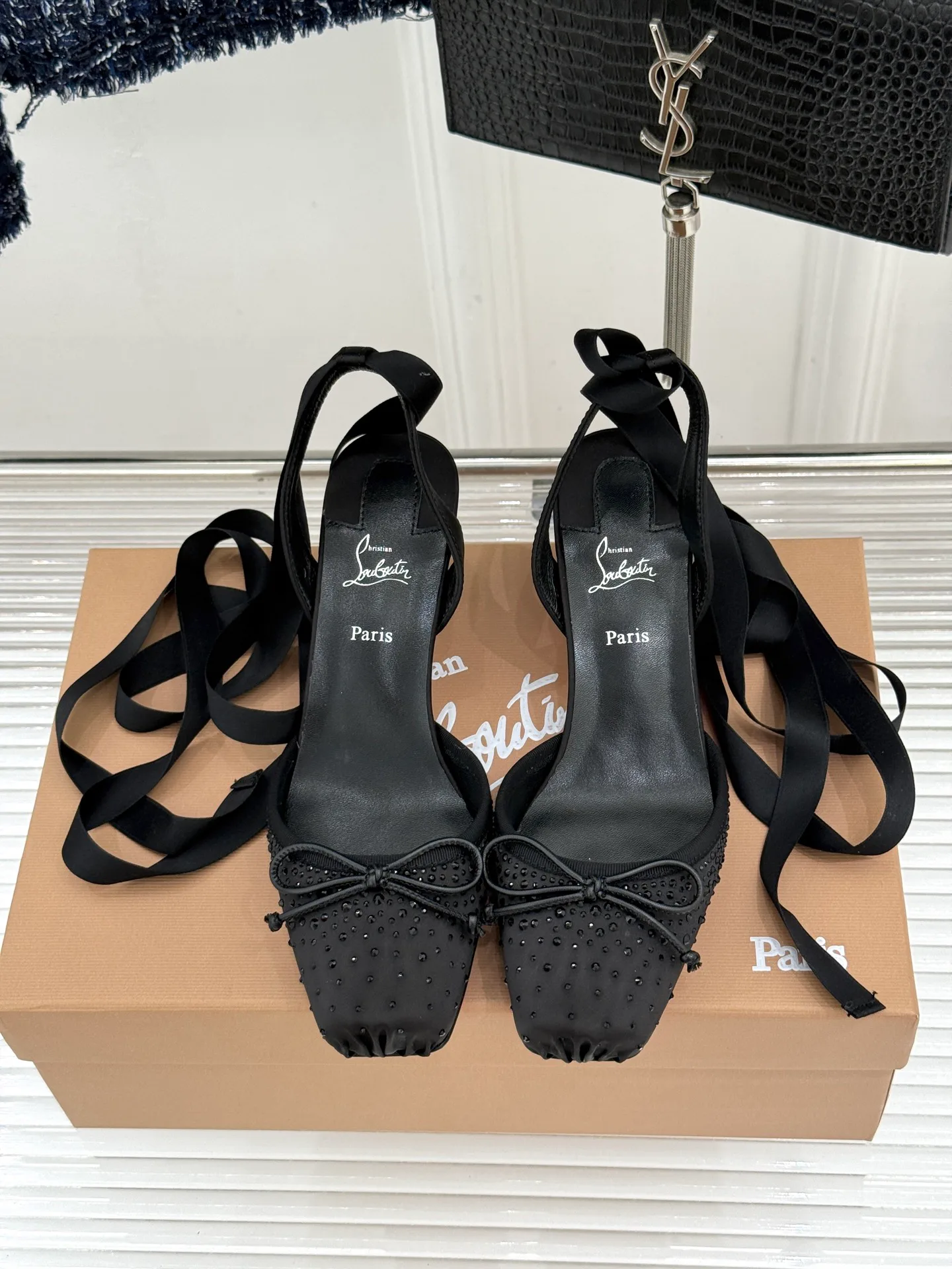 Босоножки Женские Christian Louboutin 11416405