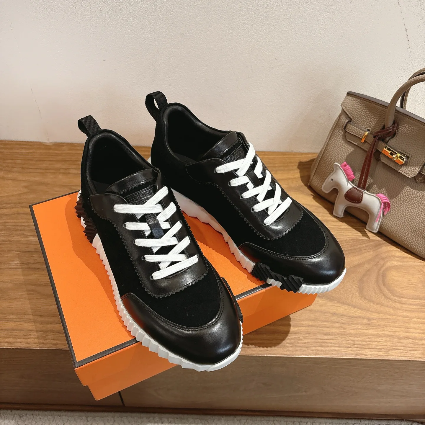 Кроссовки Женские Hermes 9915089