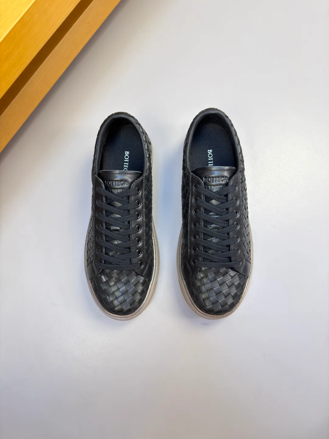 Кроссовки Мужские Bottega Veneta 18744076