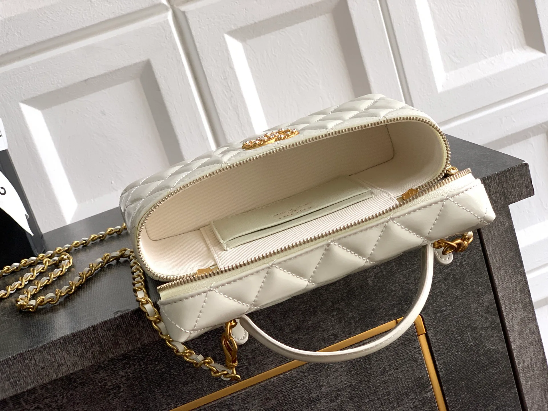 Классические Сумки Женские Chanel 12779046