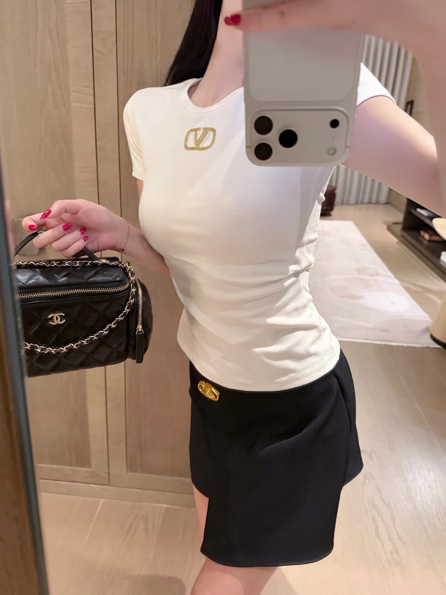 Шорты Женские Valentino 10529053