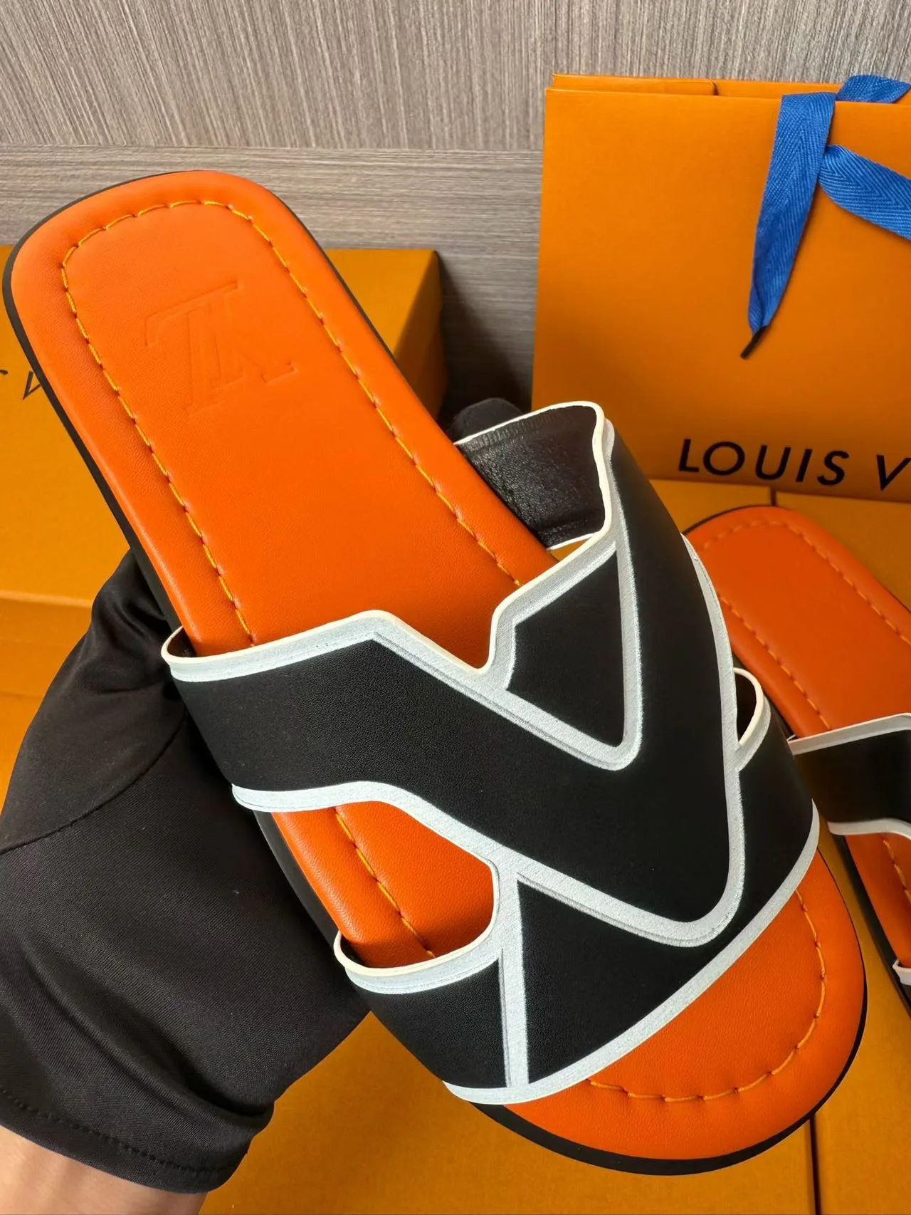 Шлепанцы Женские Louis Vuitton 1845034