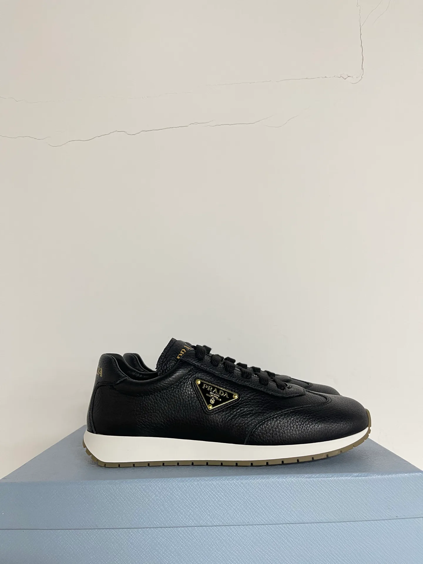 Кроссовки Женские Prada 7973