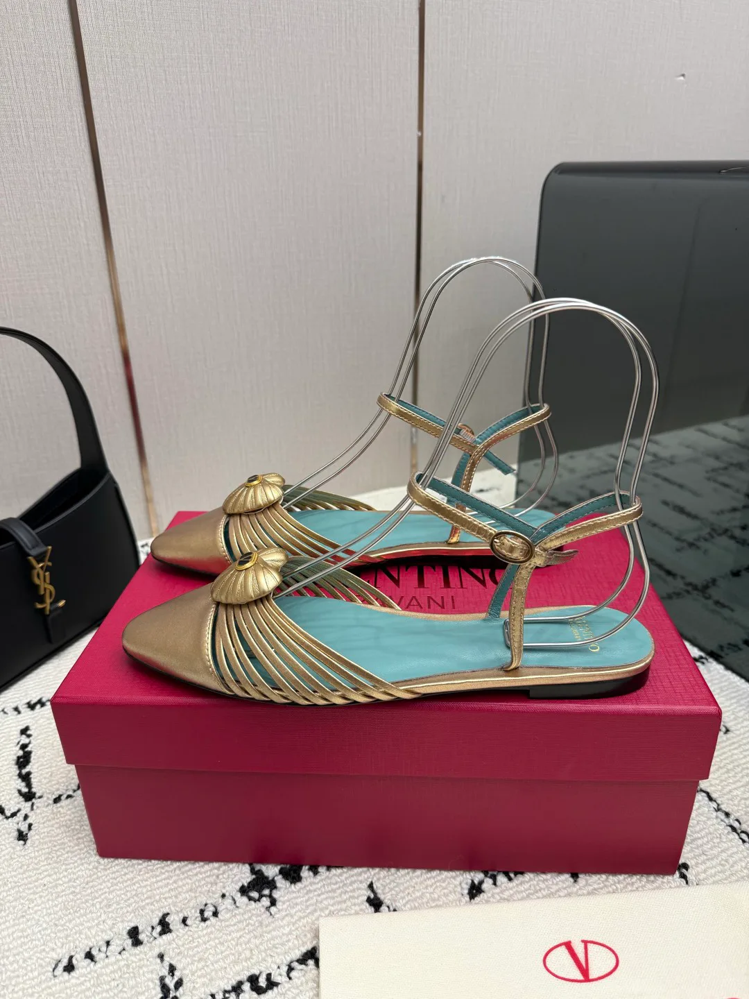 Босоножки Женские Valentino 18598097