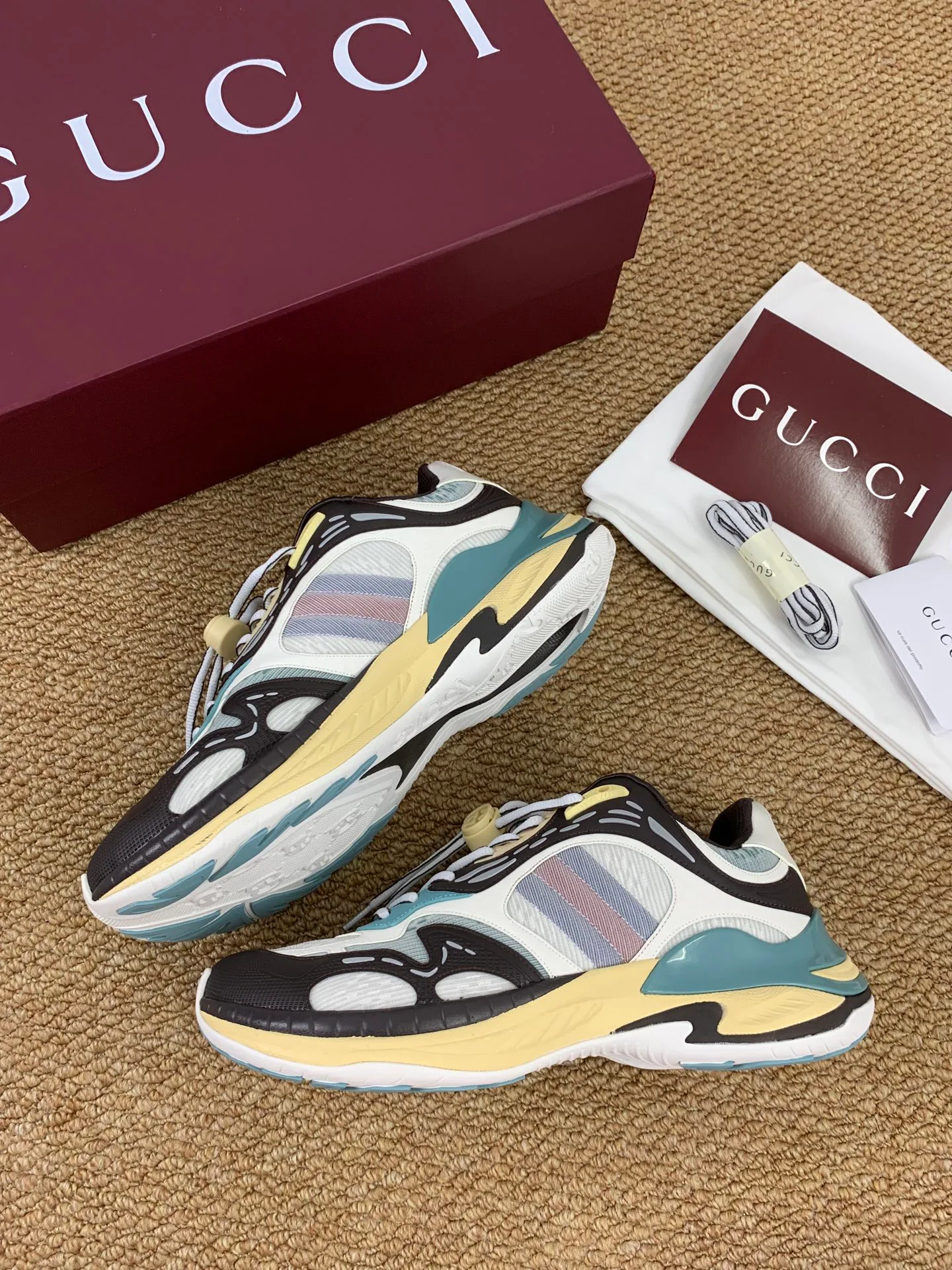 Кроссовки Женские Gucci 17545257