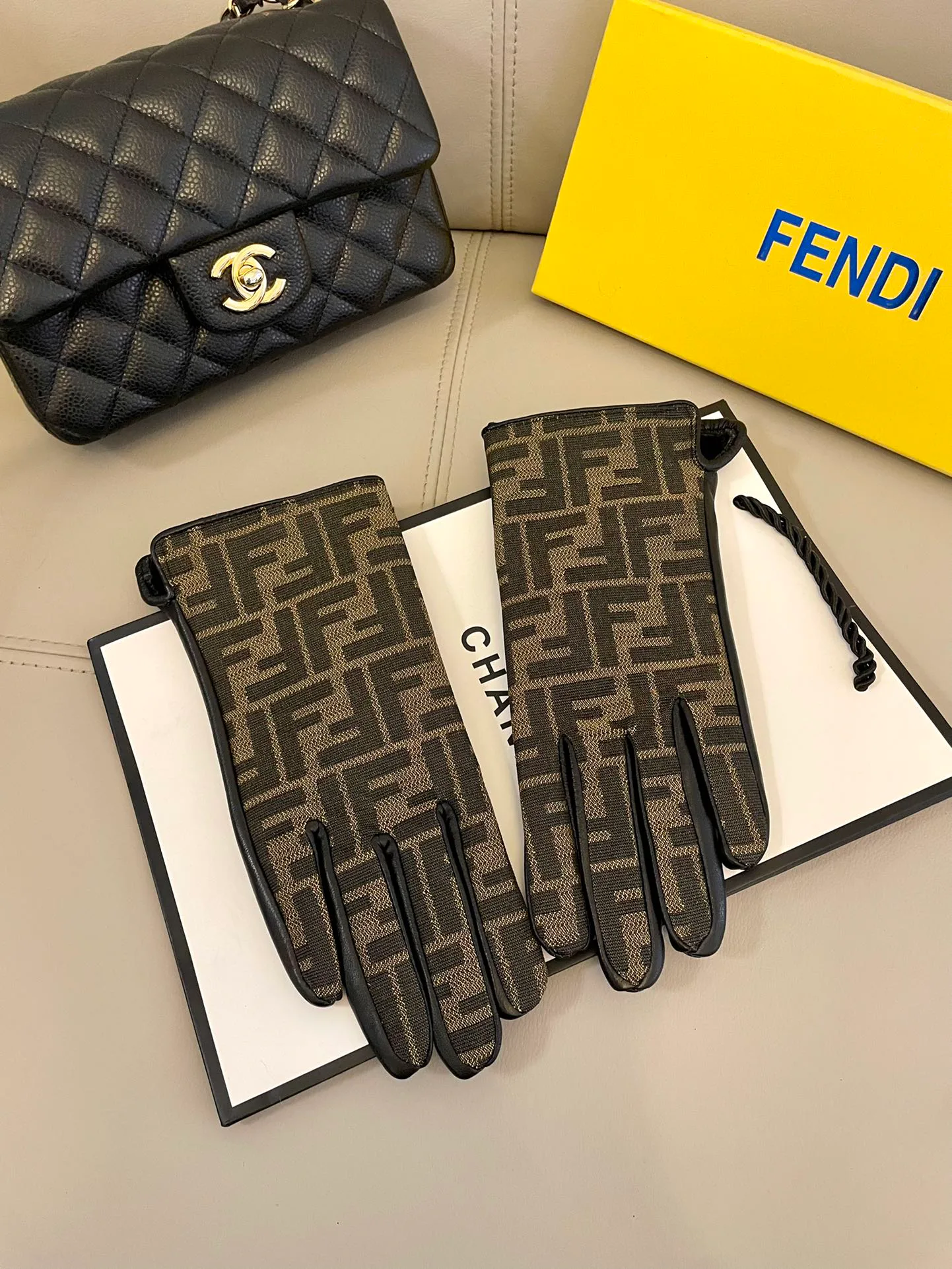 Перчатки Fendi 262317